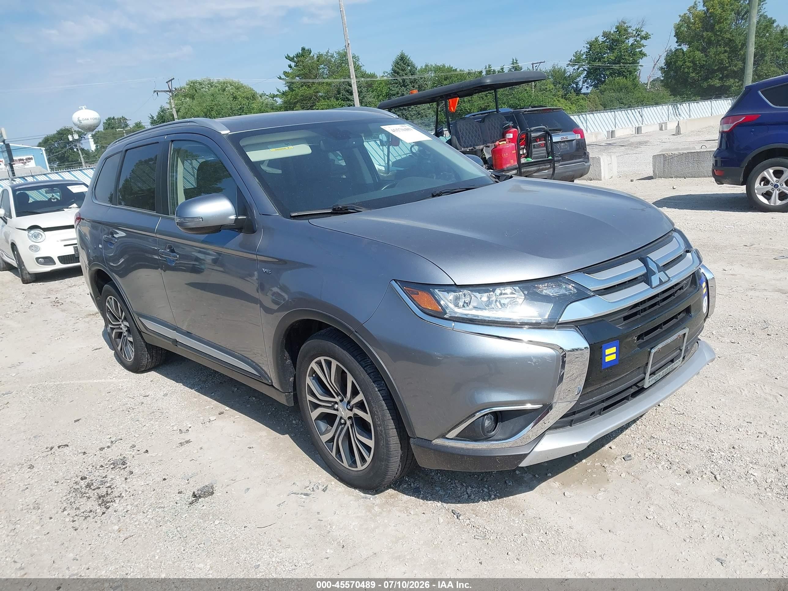 2016 Mitsubishi Outlander GT, VIN JA4JZ4AX1GZ034364 — Front end
