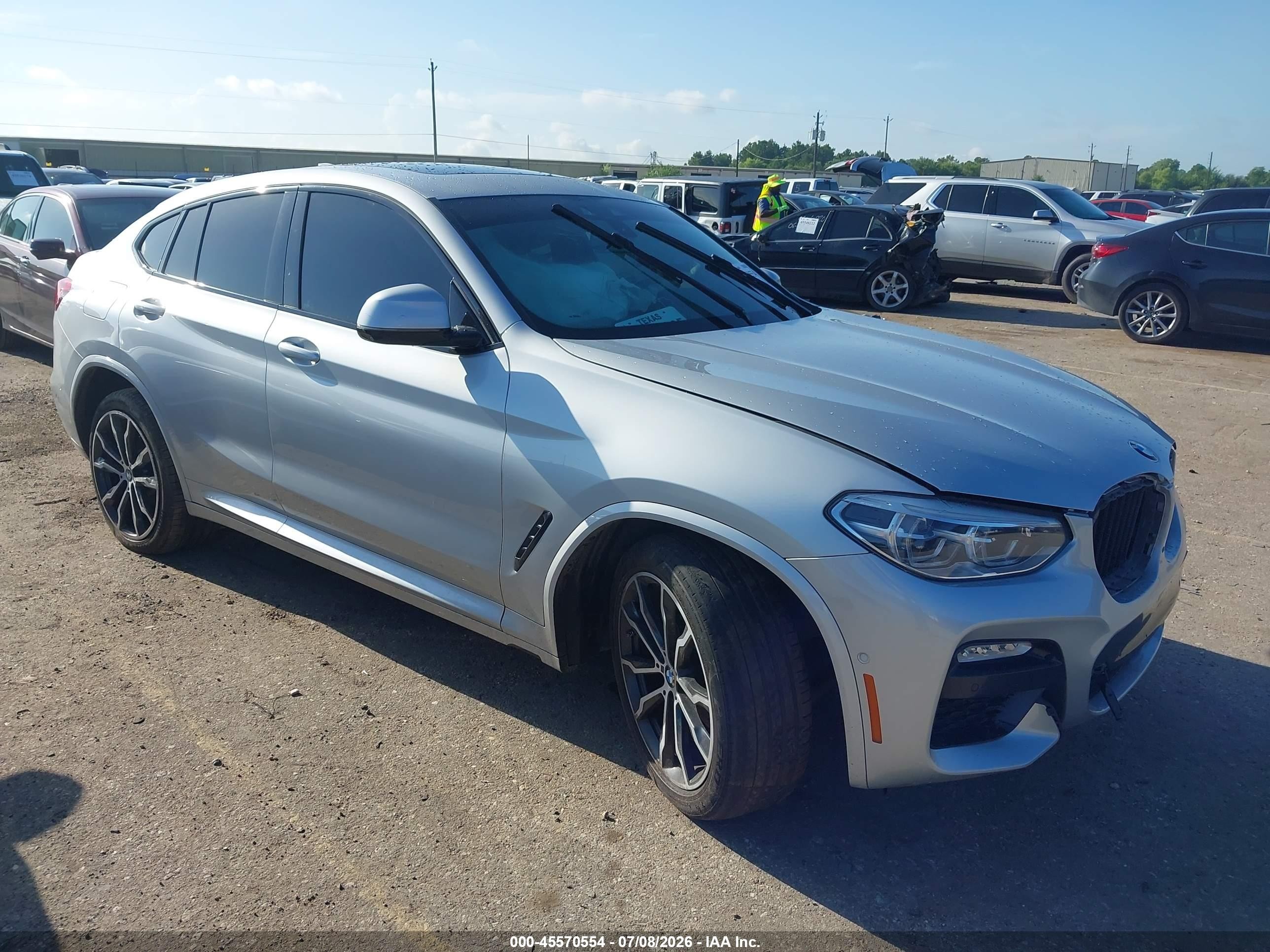 2019 BMW X4 xDrive30i, VIN 5UXUJ3C55KLA58437 — Front end