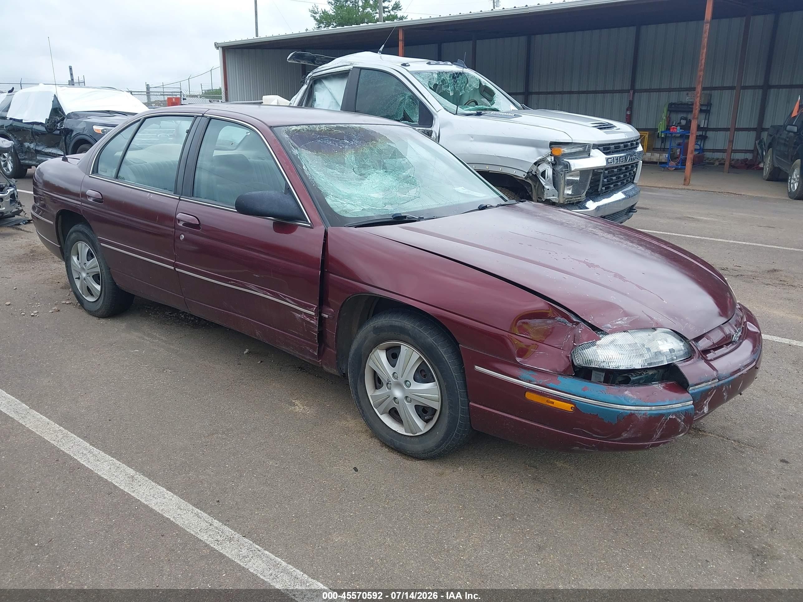 2001 Chevrolet Lumina, VIN 2G1WL52JX11274115 — Front end
