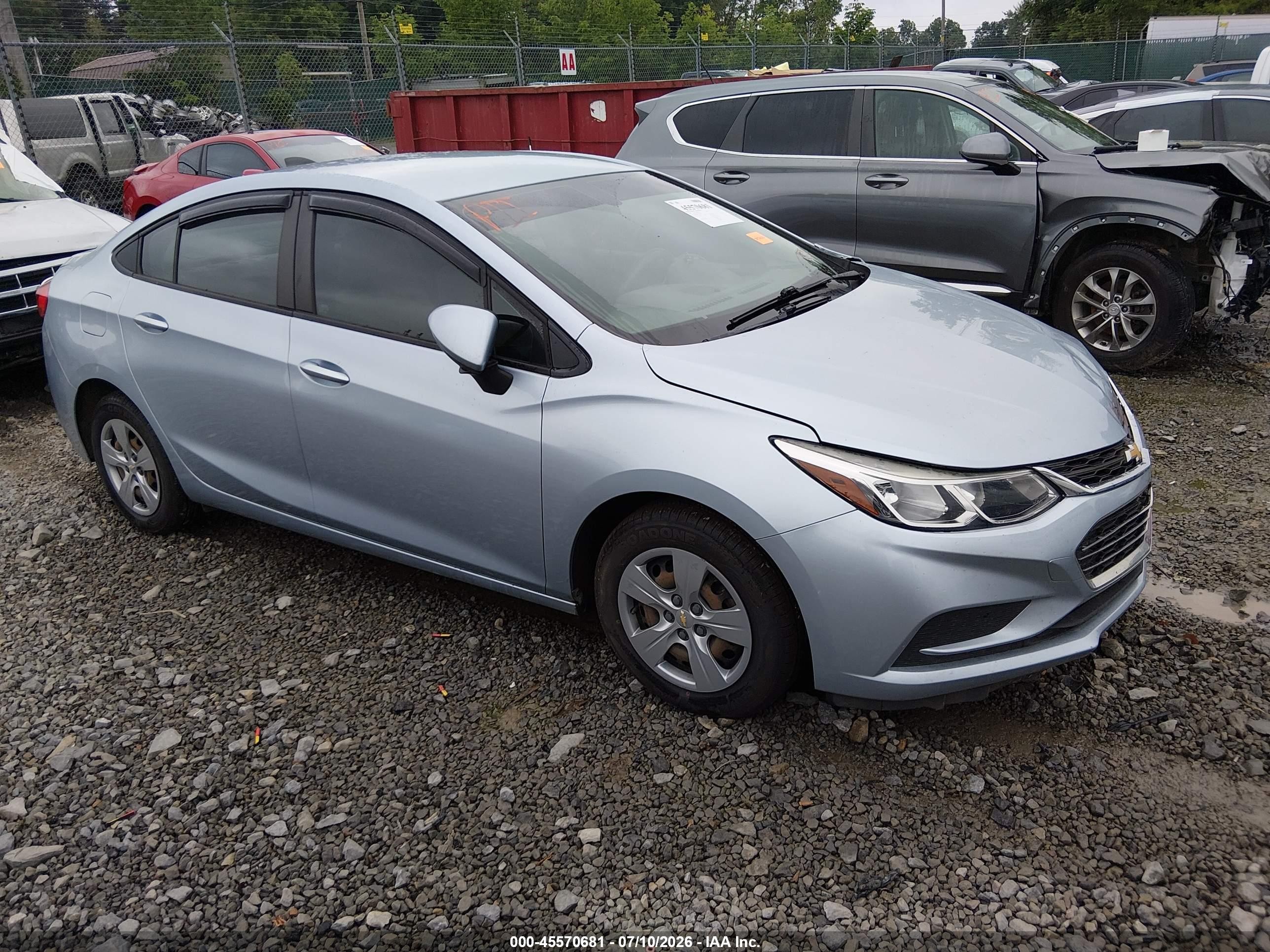 2018 Chevrolet Cruze LS, VIN 1G1BC5SM4J7145962 — Front end