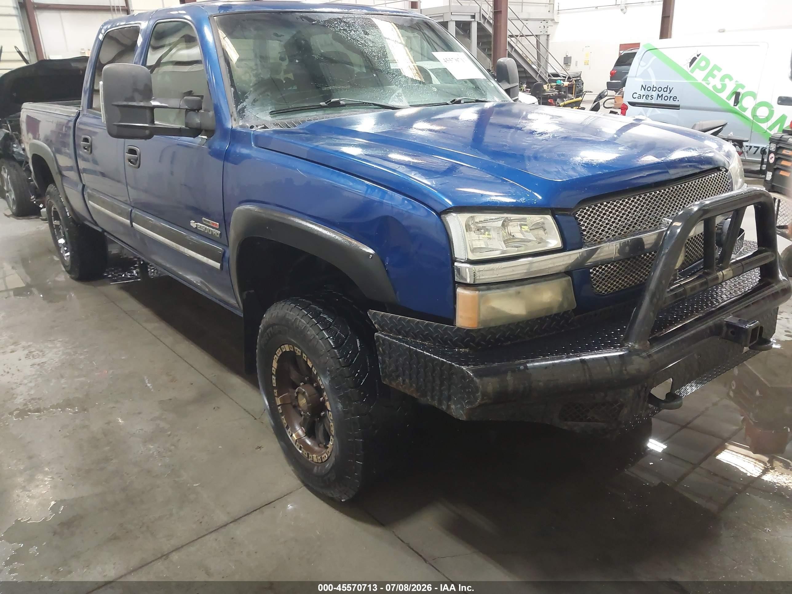 2004 Chevrolet Silverado 2500HD LS, VIN 1GCHK23154F148208 — Rear end