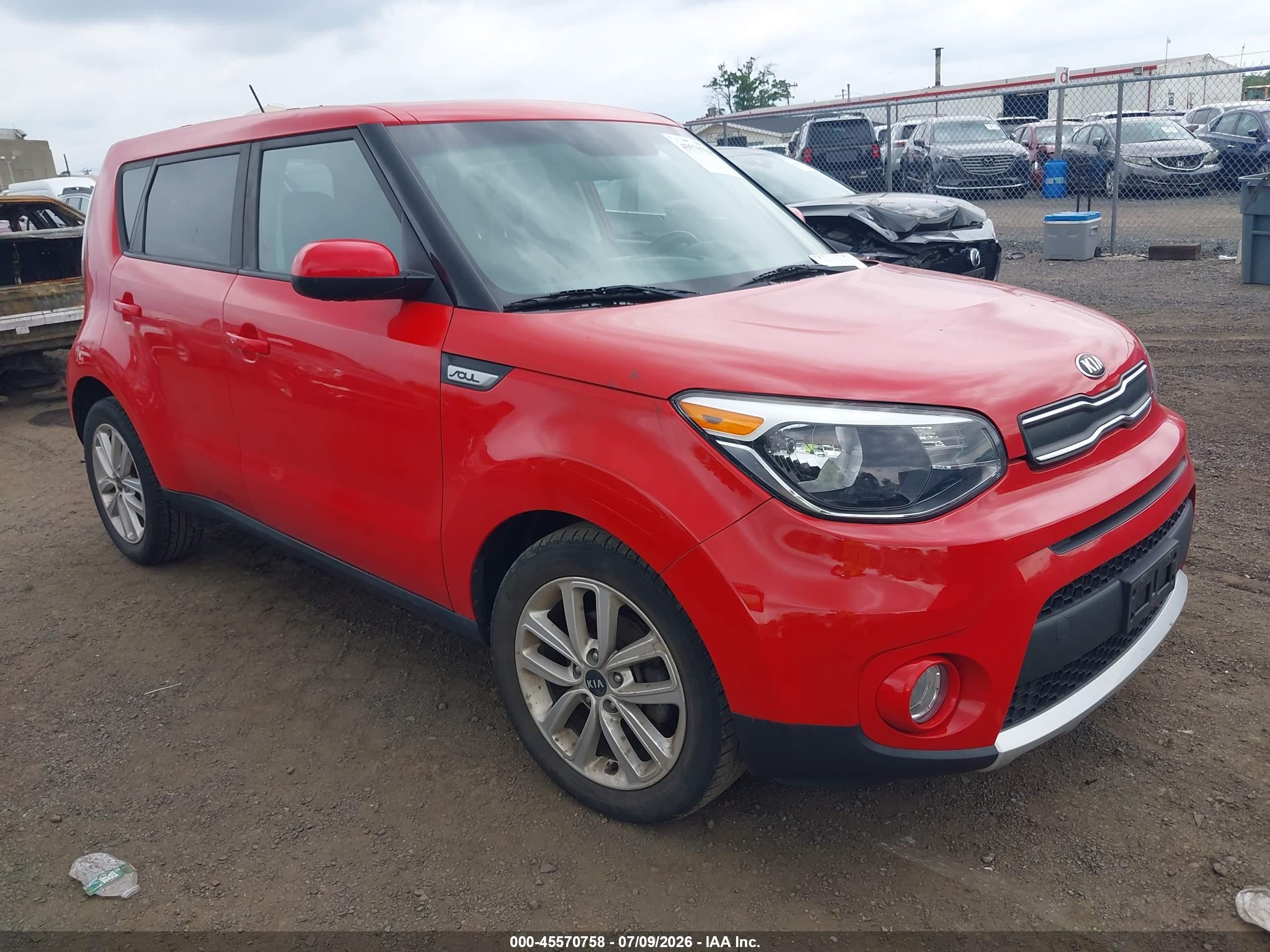 2018 Kia Soul +, VIN KNDJP3A51J7587149 — Перед