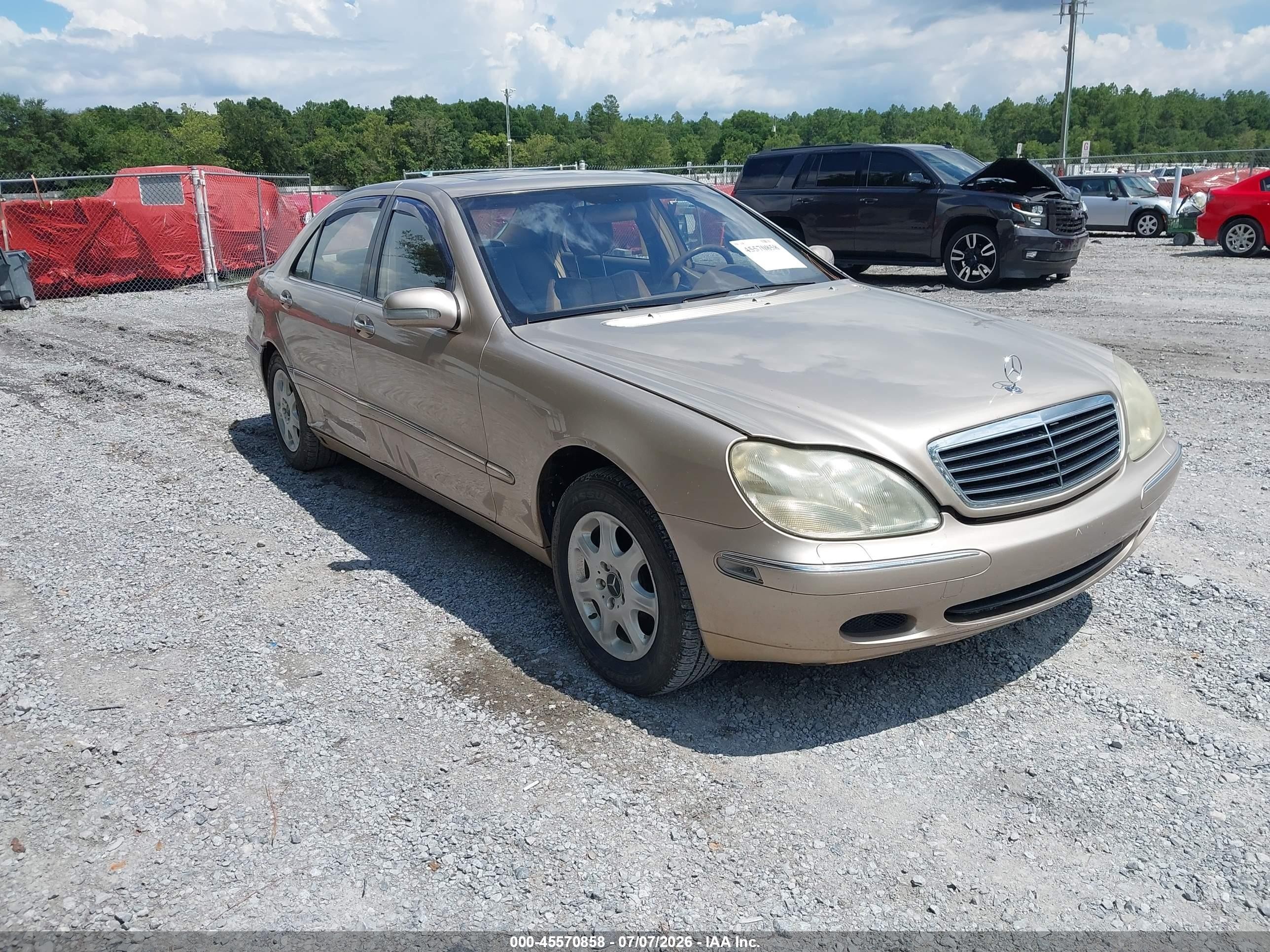 2001 Mercedes-Benz S 320/430/500, VIN WDBNG70J01A167746 — Normal wear