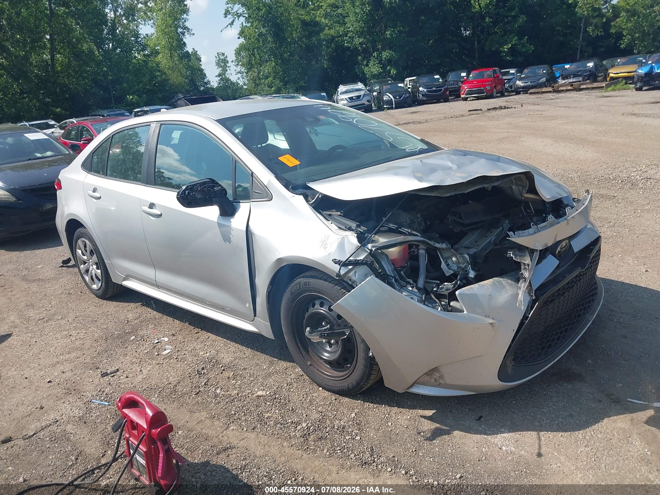 2020 Toyota Corolla LE, VIN 5YFEPRAE8LP069559 — Front end
