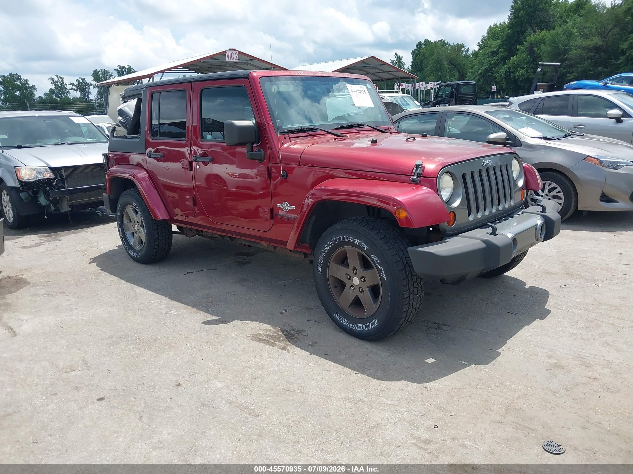 2013 Jeep Wrangler Unlimited Sport, VIN 1C4BJWDGXDL588588 — Roof