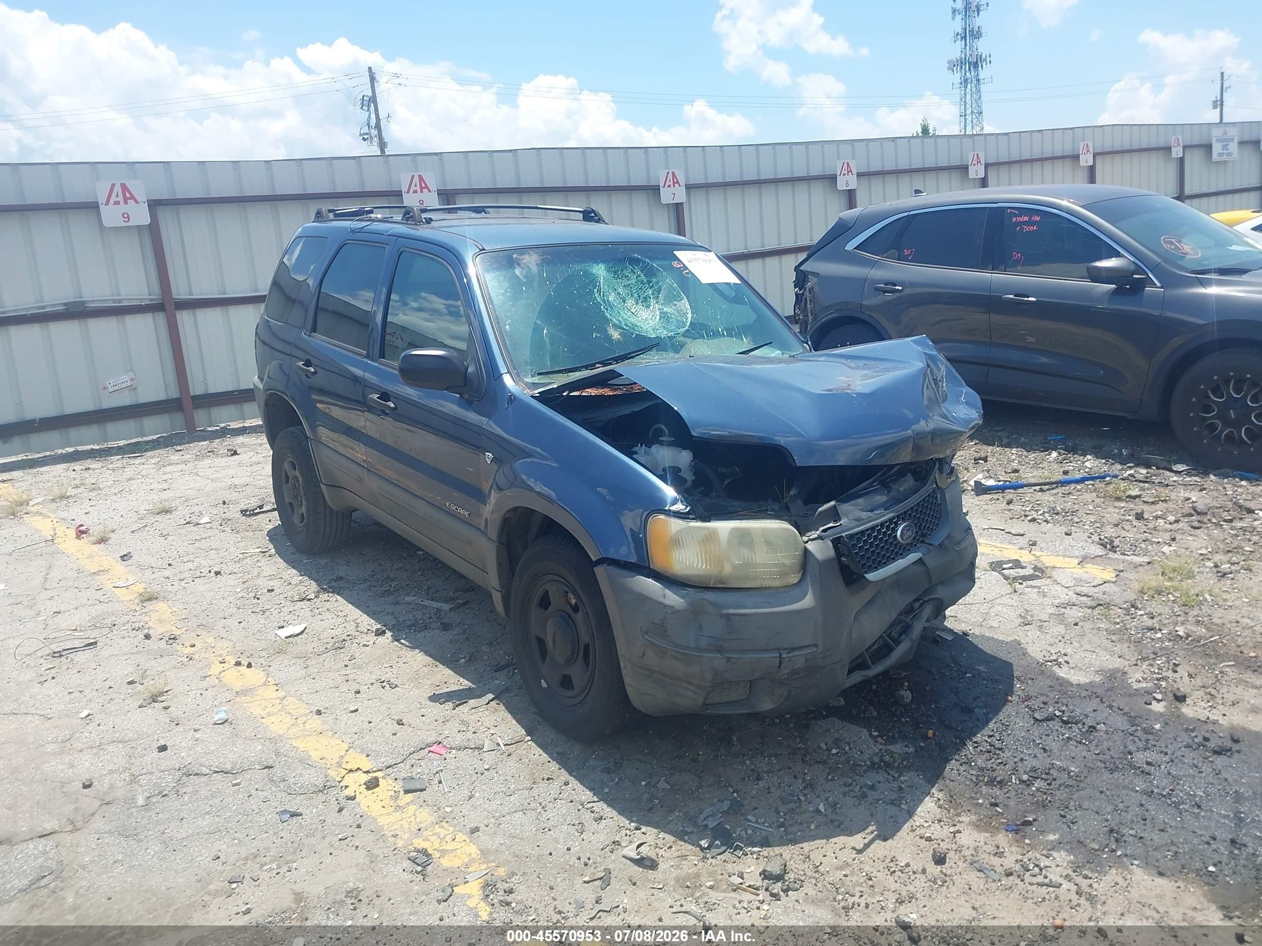 2001 Ford Escape XLS, VIN 1FMYU01101KA80934 — Перед