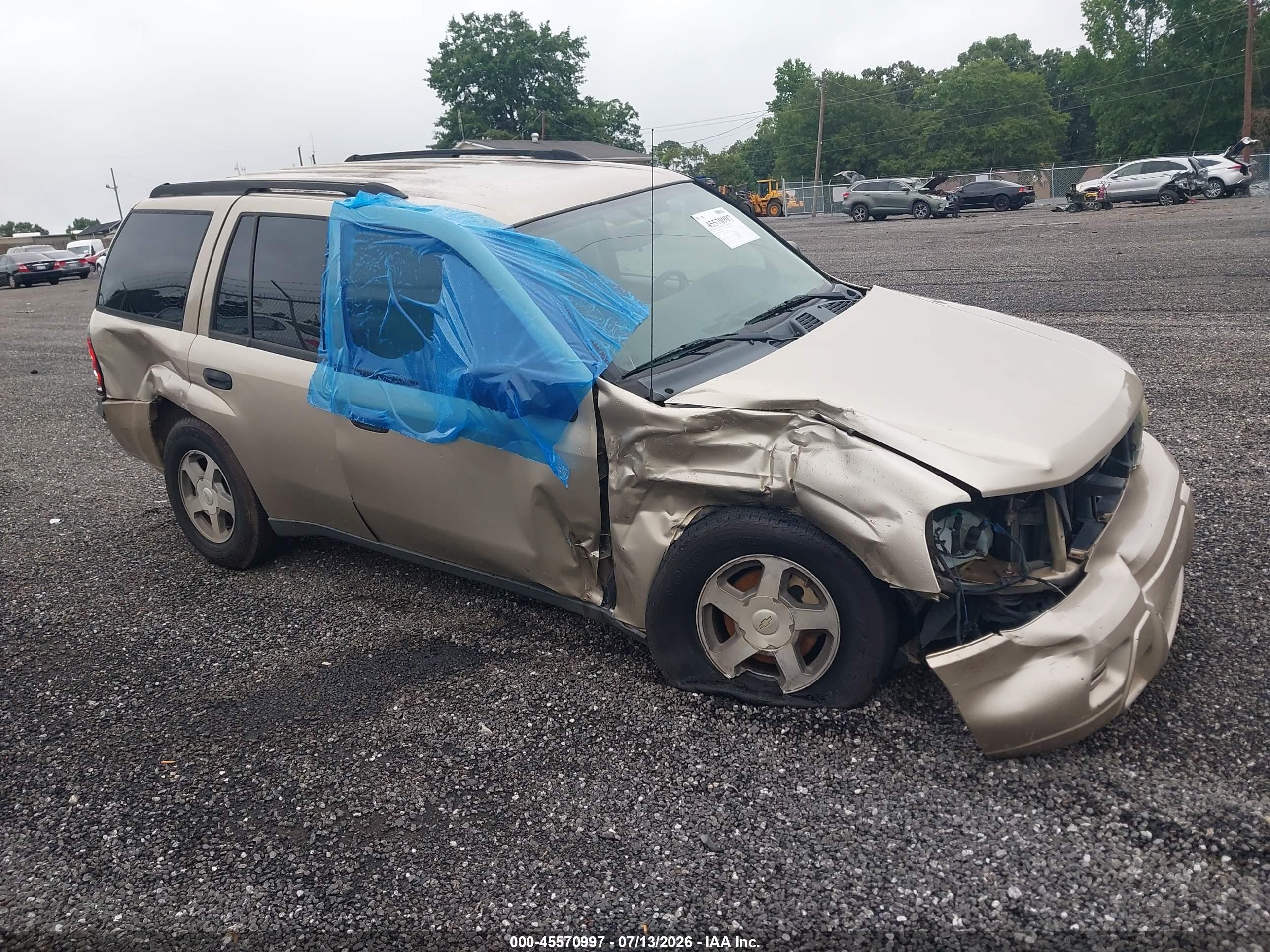 2005 Chevrolet TrailBlazer LS, VIN 1GNDS13S552183901 — Side