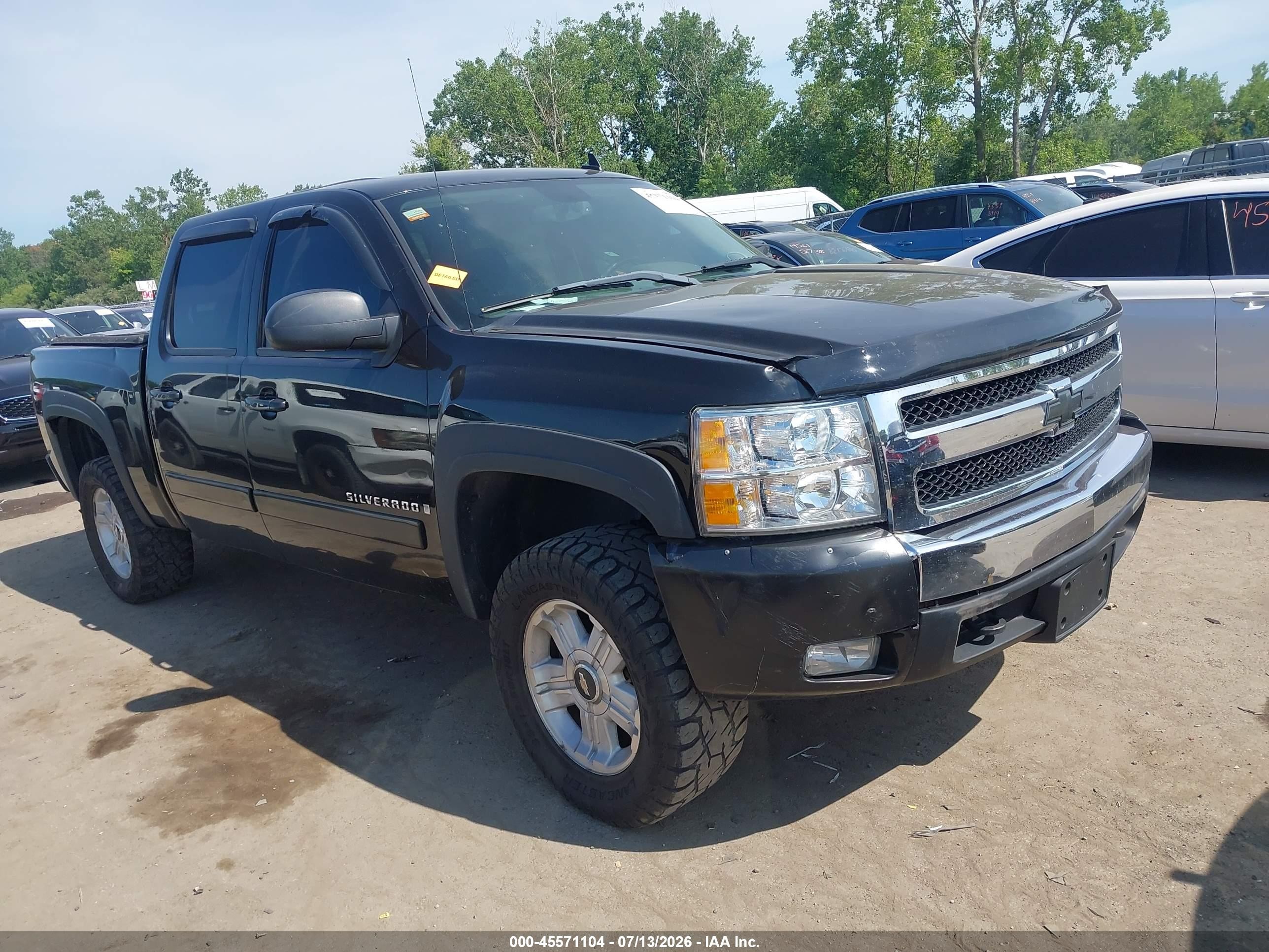 2007 Chevrolet Silverado 1500 1LT, VIN 2GCEK133271657019 — Rear end