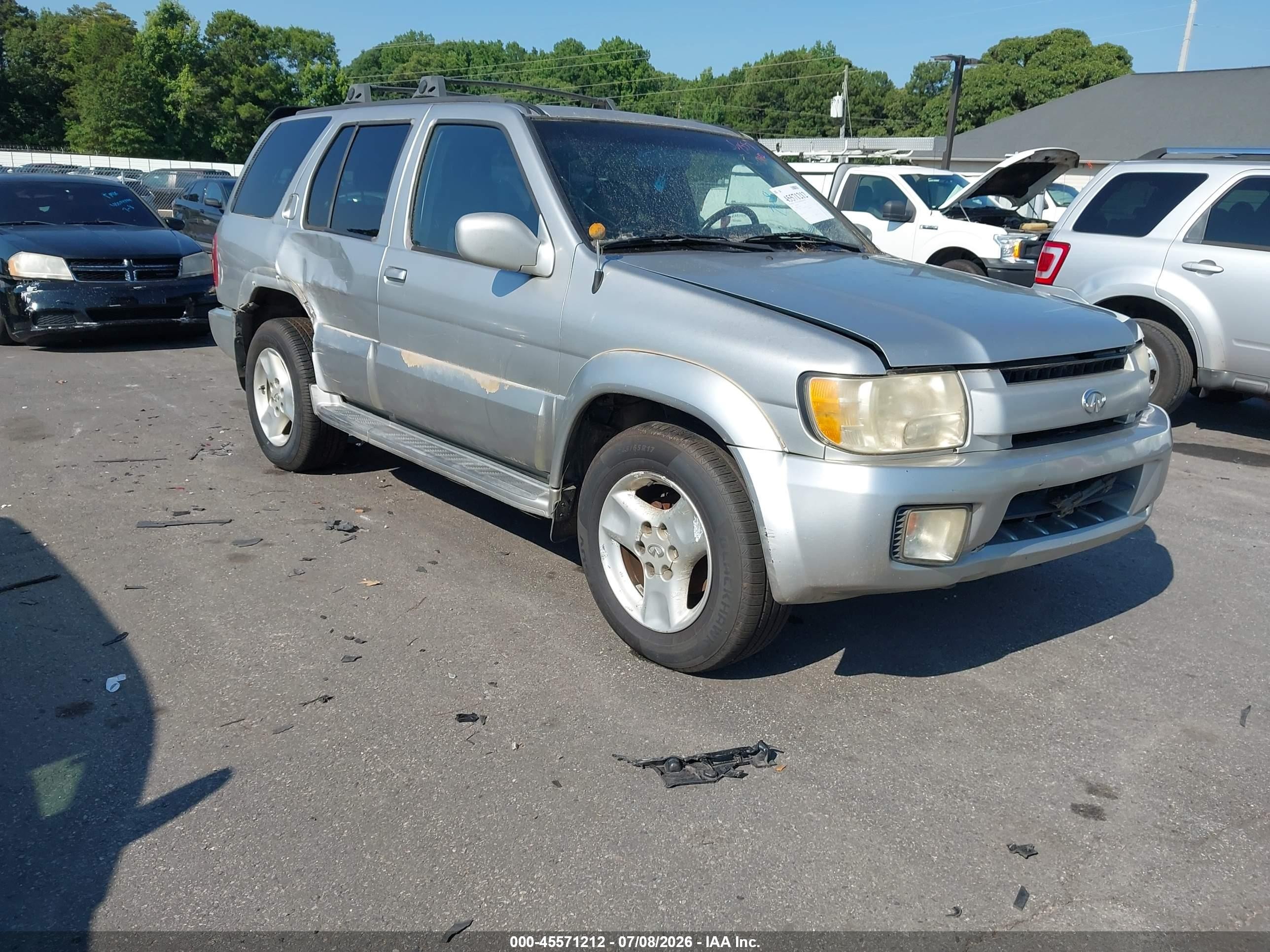 2003 Infiniti QX4 Luxury, VIN JNRDR09X93W252130 — Normal wear