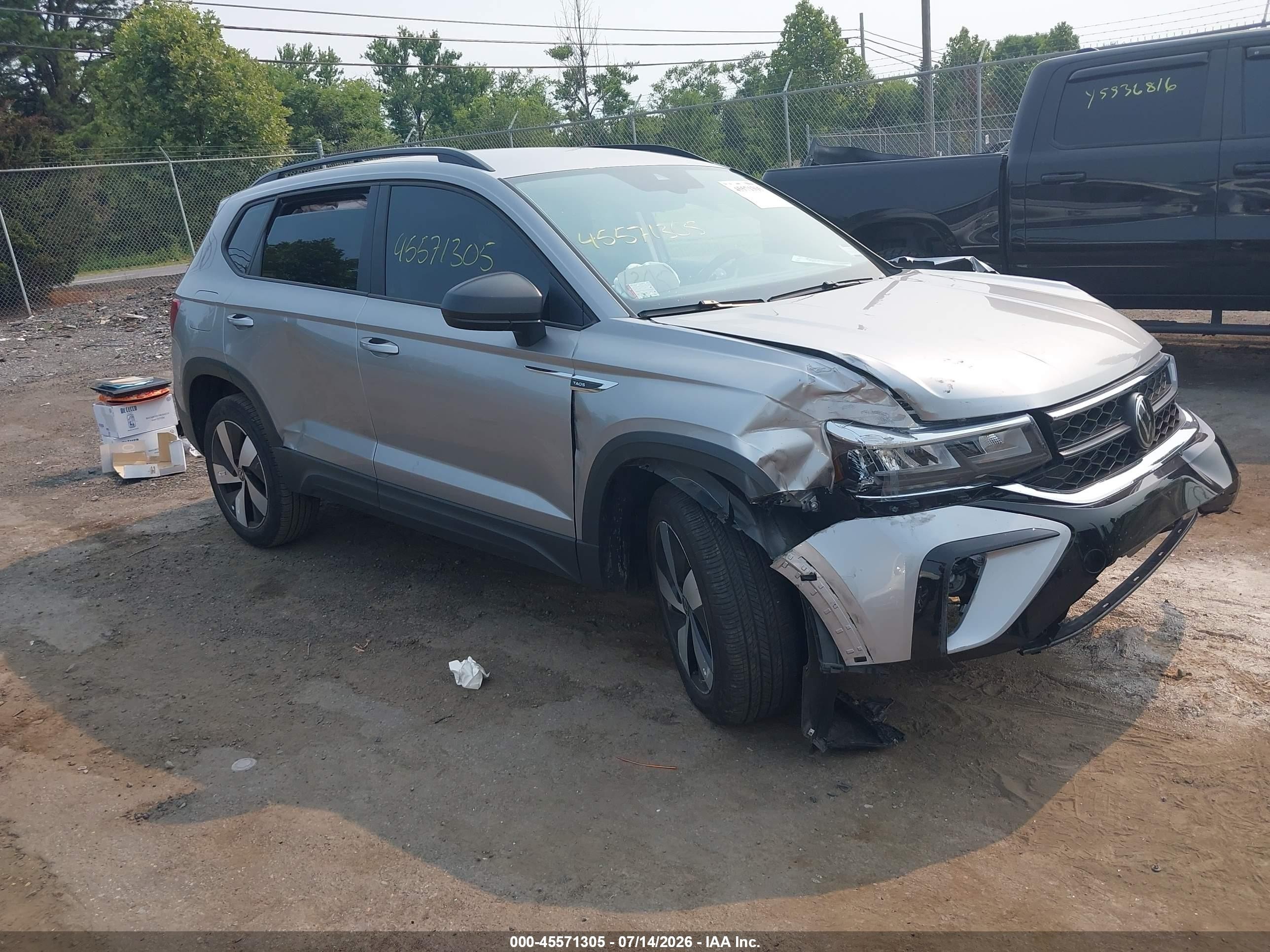 2024 Volkswagen Taos S, VIN 3VV8X7B27RM061993 — Front end