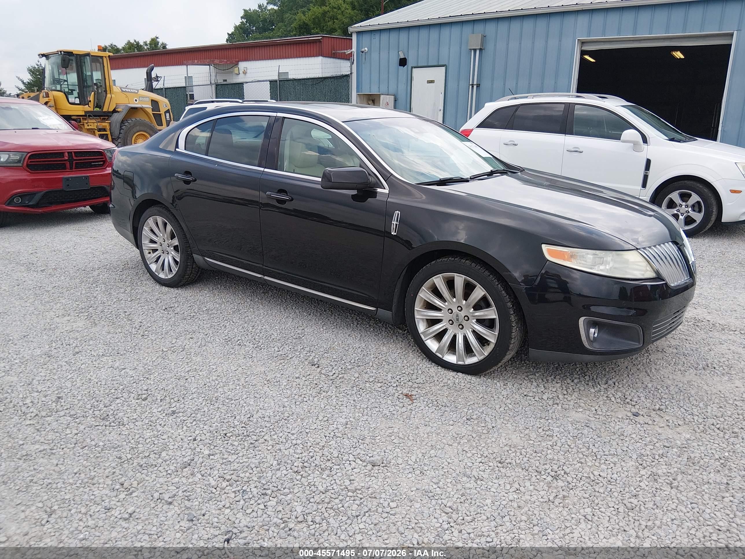 2011 Lincoln MKS, VIN 1LNHL9DR6BG603273 — Normal wear
