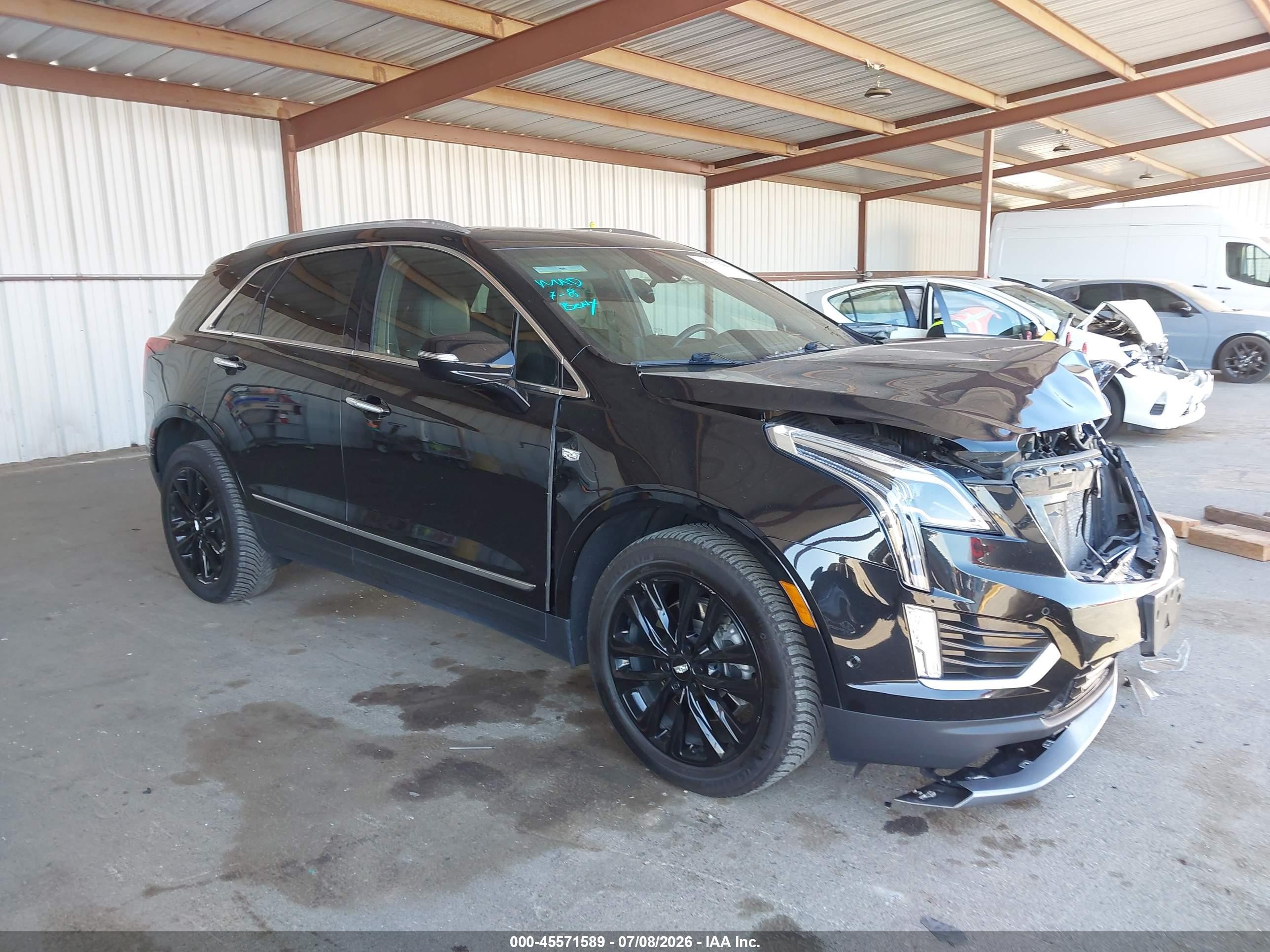 2022 Cadillac XT5 AWD Premium Luxury, VIN 1GYKNFRS8NZ122538 — Front end