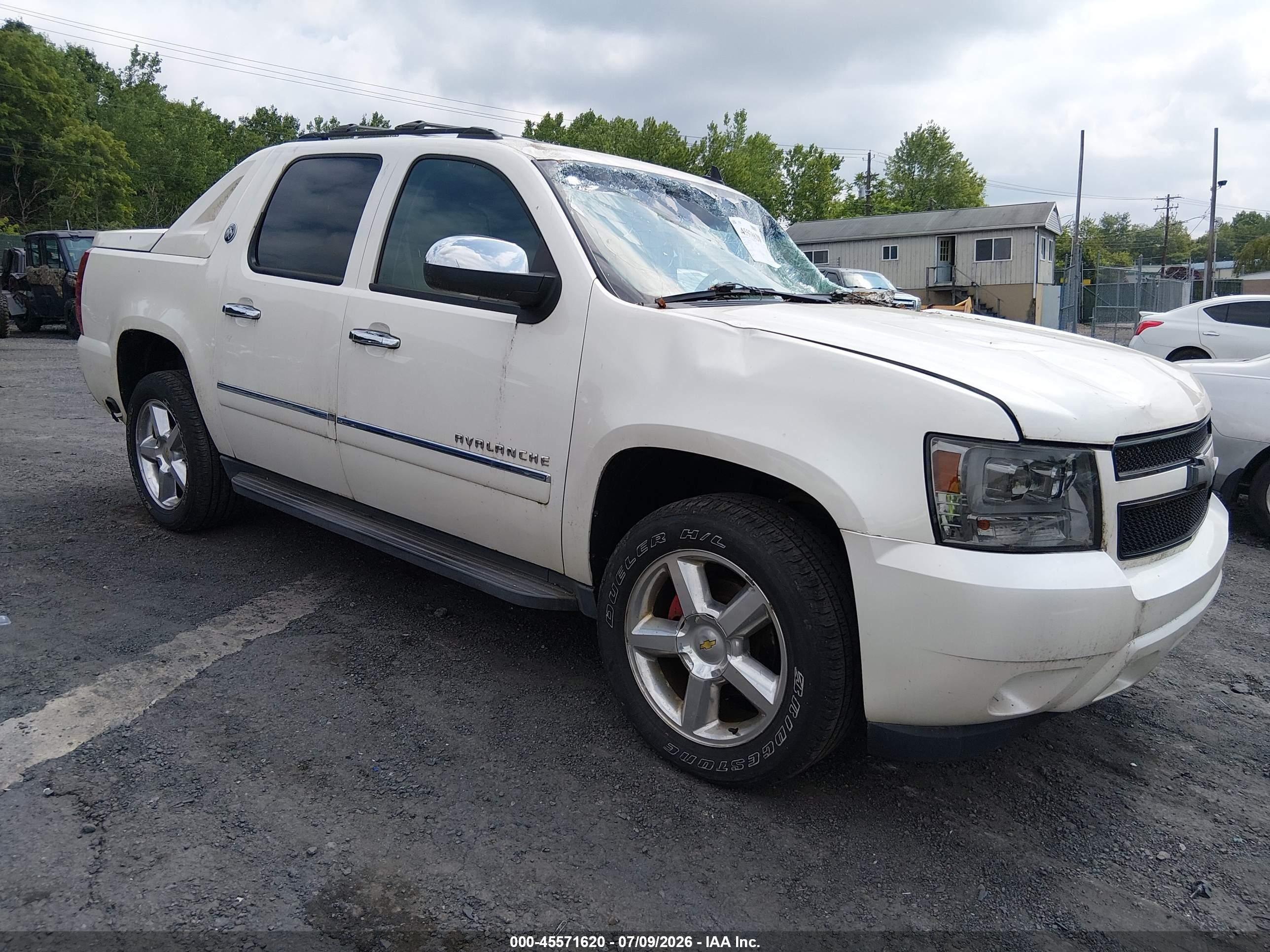 2013 Chevrolet Avalanche LTZ, VIN 3GNTKGE7XDG206070 — Storm