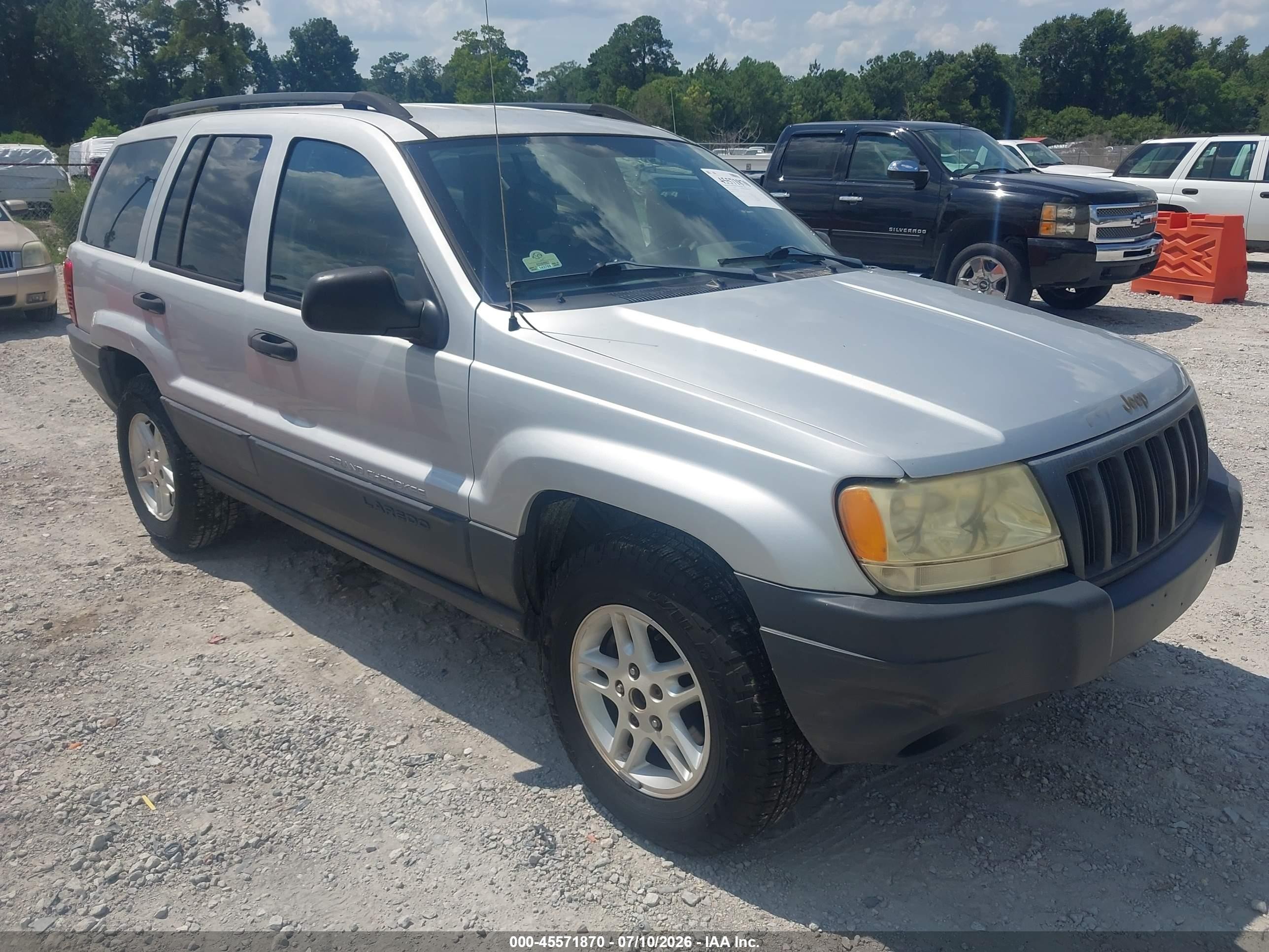 2004 Jeep Grand Cherokee Laredo, VIN 1J4GX48S04C402025 — Normal wear