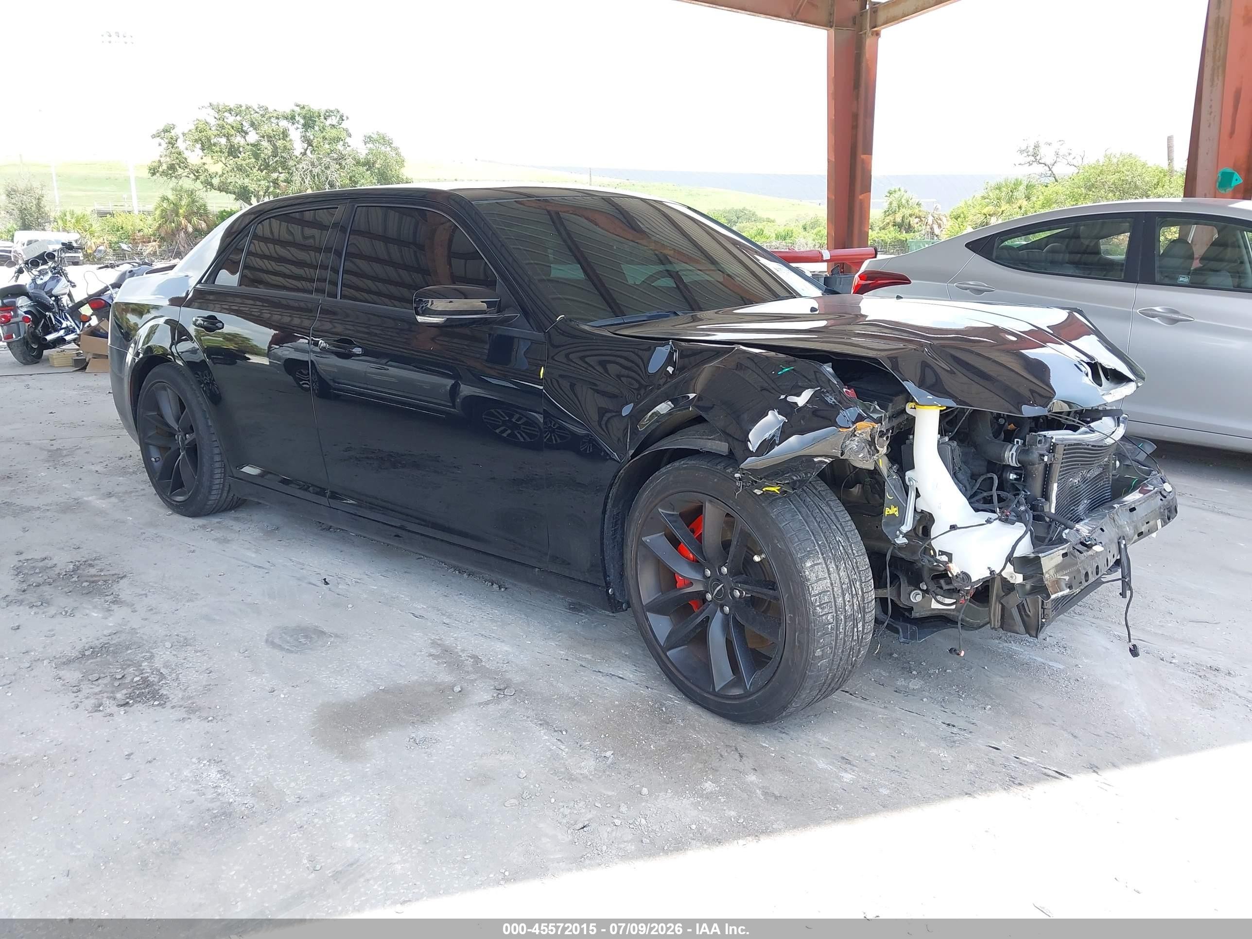 2023 Chrysler 300 C, VIN 2C3CCAPJ0PH501232 — Перед