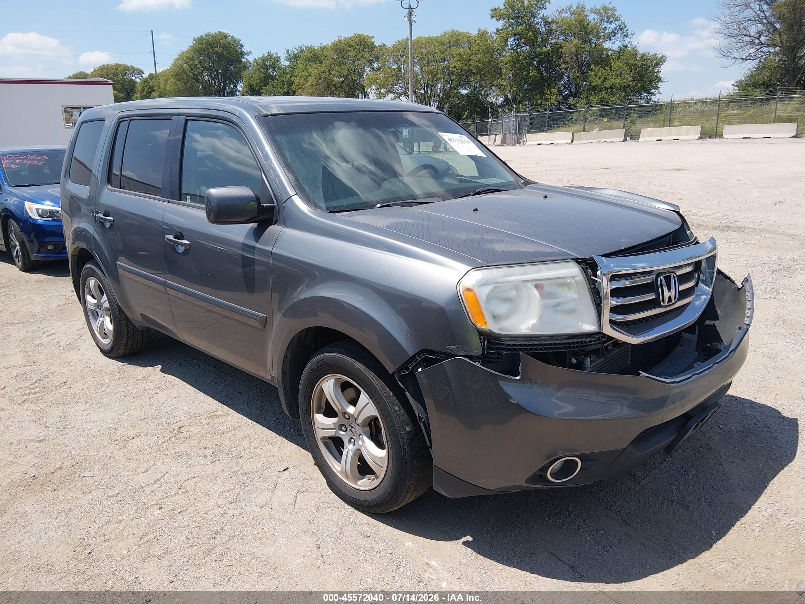 2013 Honda Pilot EX-L, VIN 5FNYF4H56DB051096 — Front end