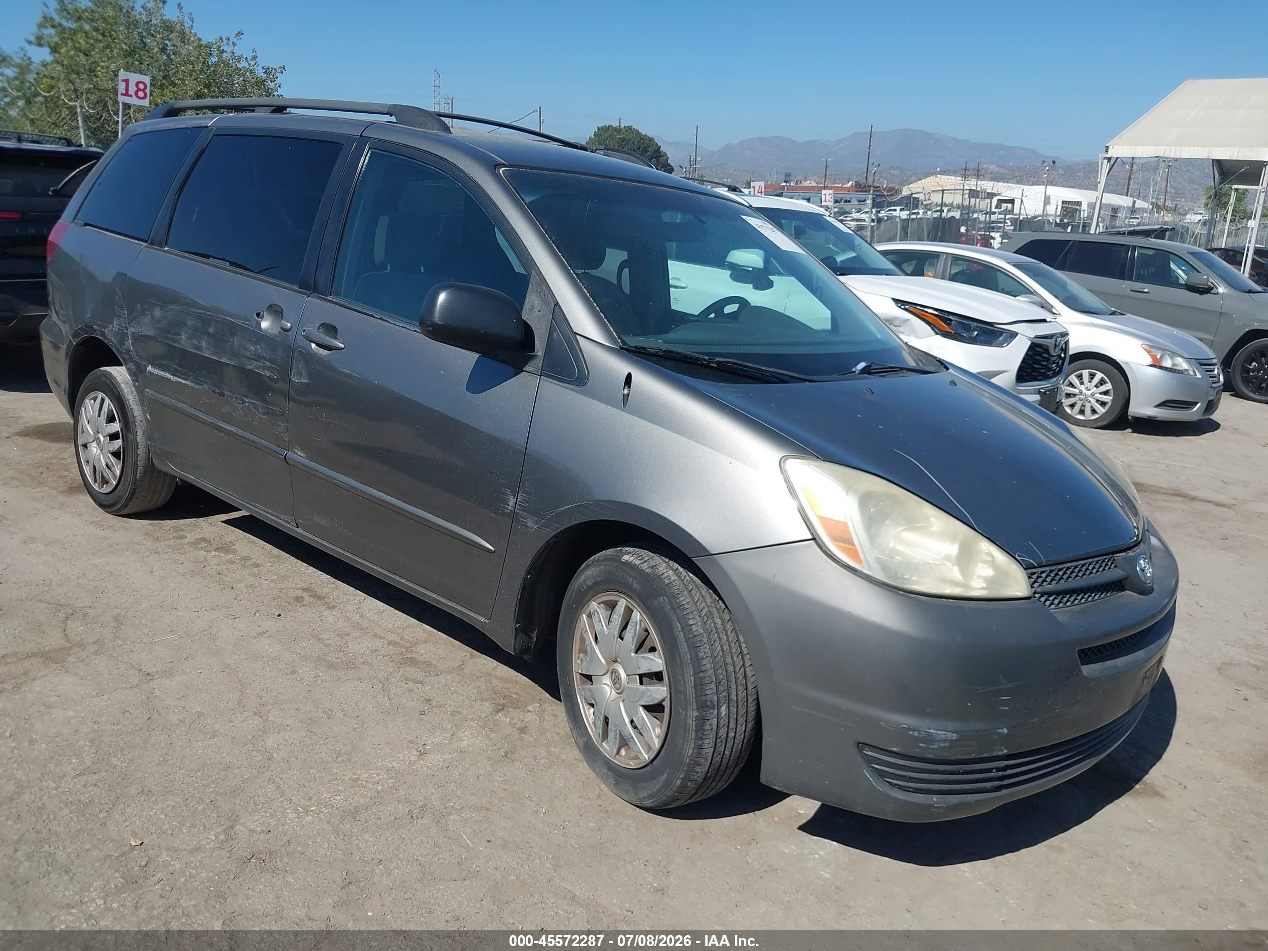 2005 Toyota Sienna LE, VIN 5TDZA23CX5S326172 — Side