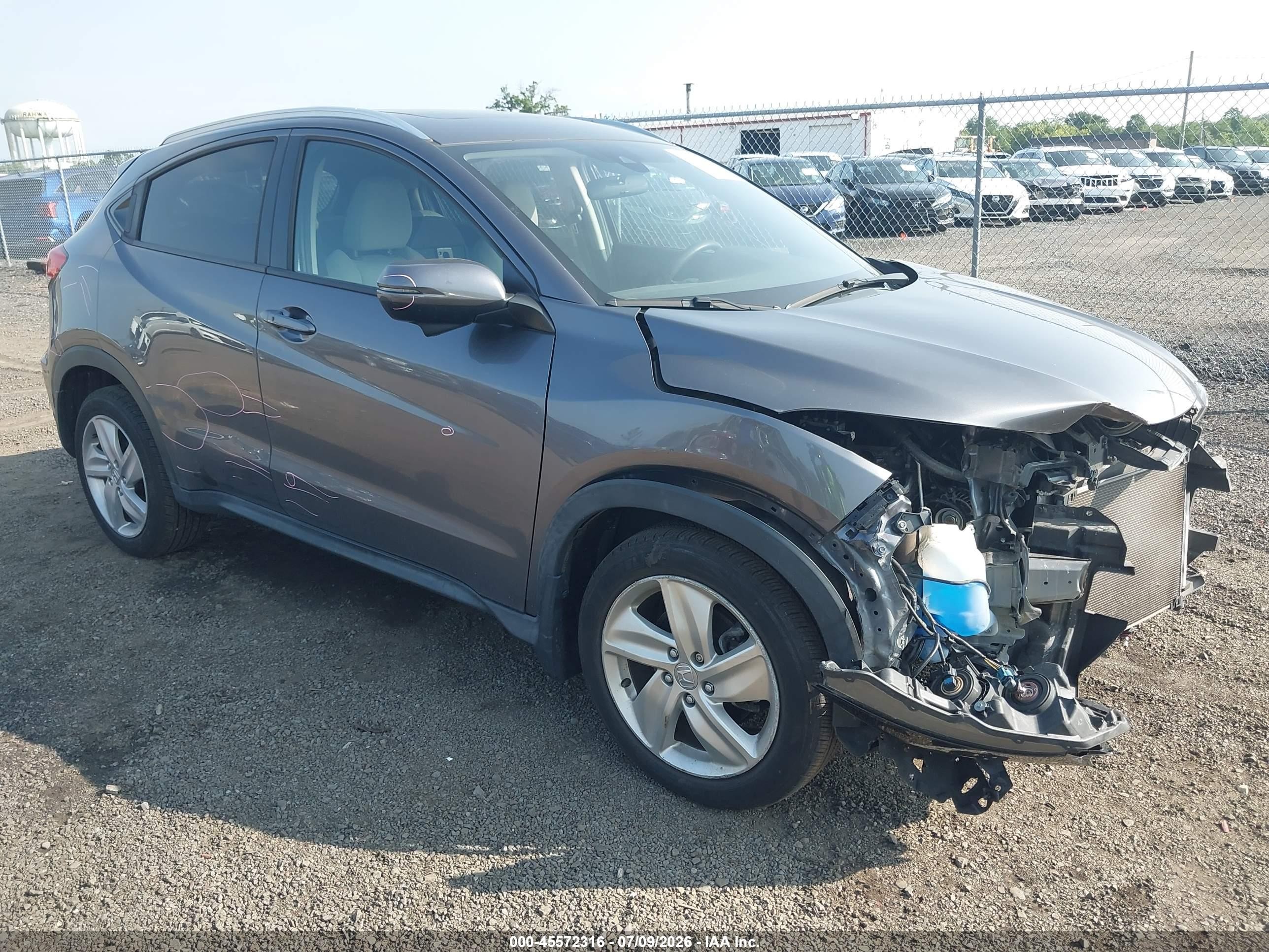 2020 Honda HR-V EX, VIN 3CZRU6H5XLM727401 — Front end