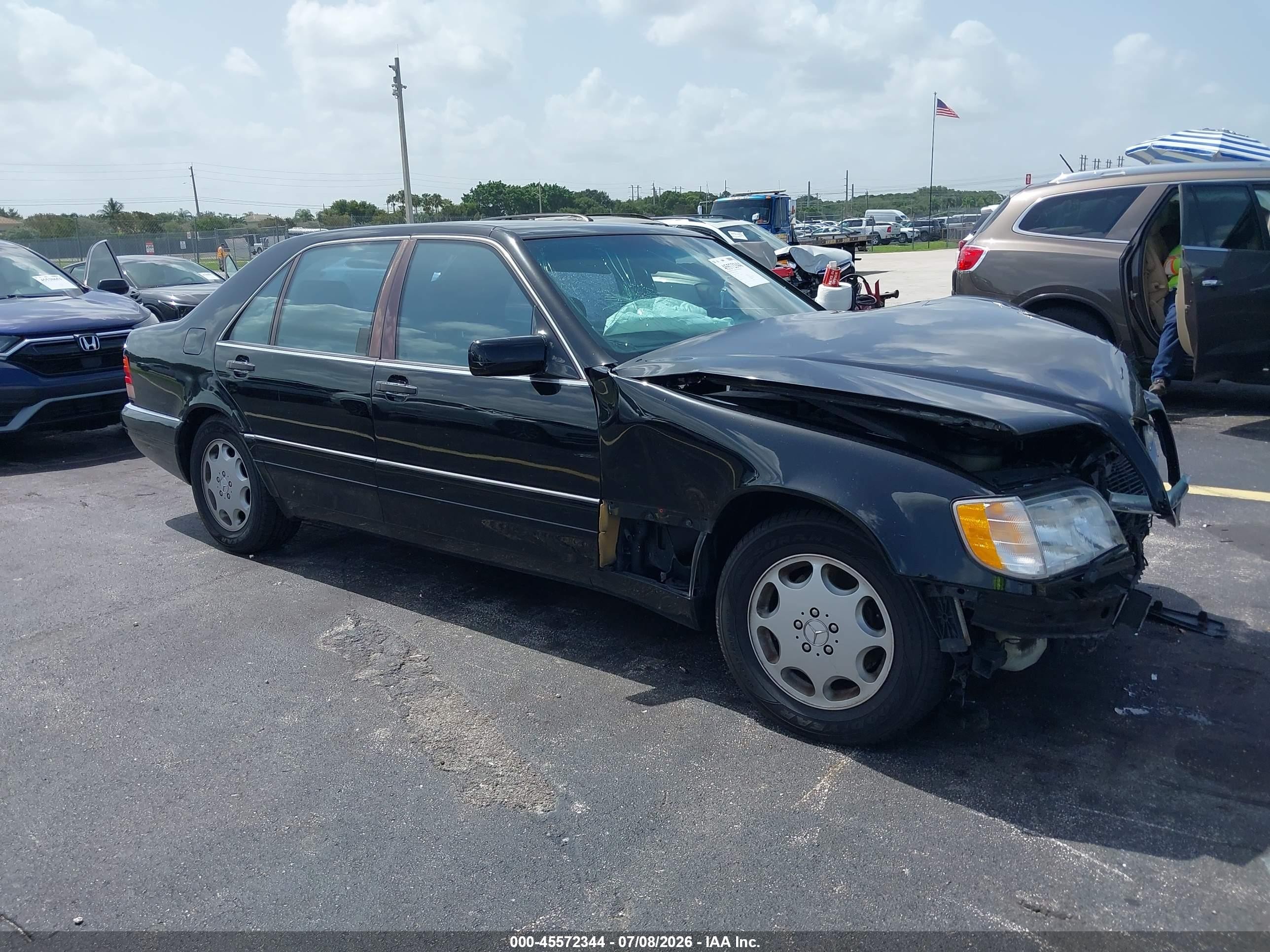 1996 Mercedes-Benz S 320, VIN WDBGA43E9TA288947 — Side