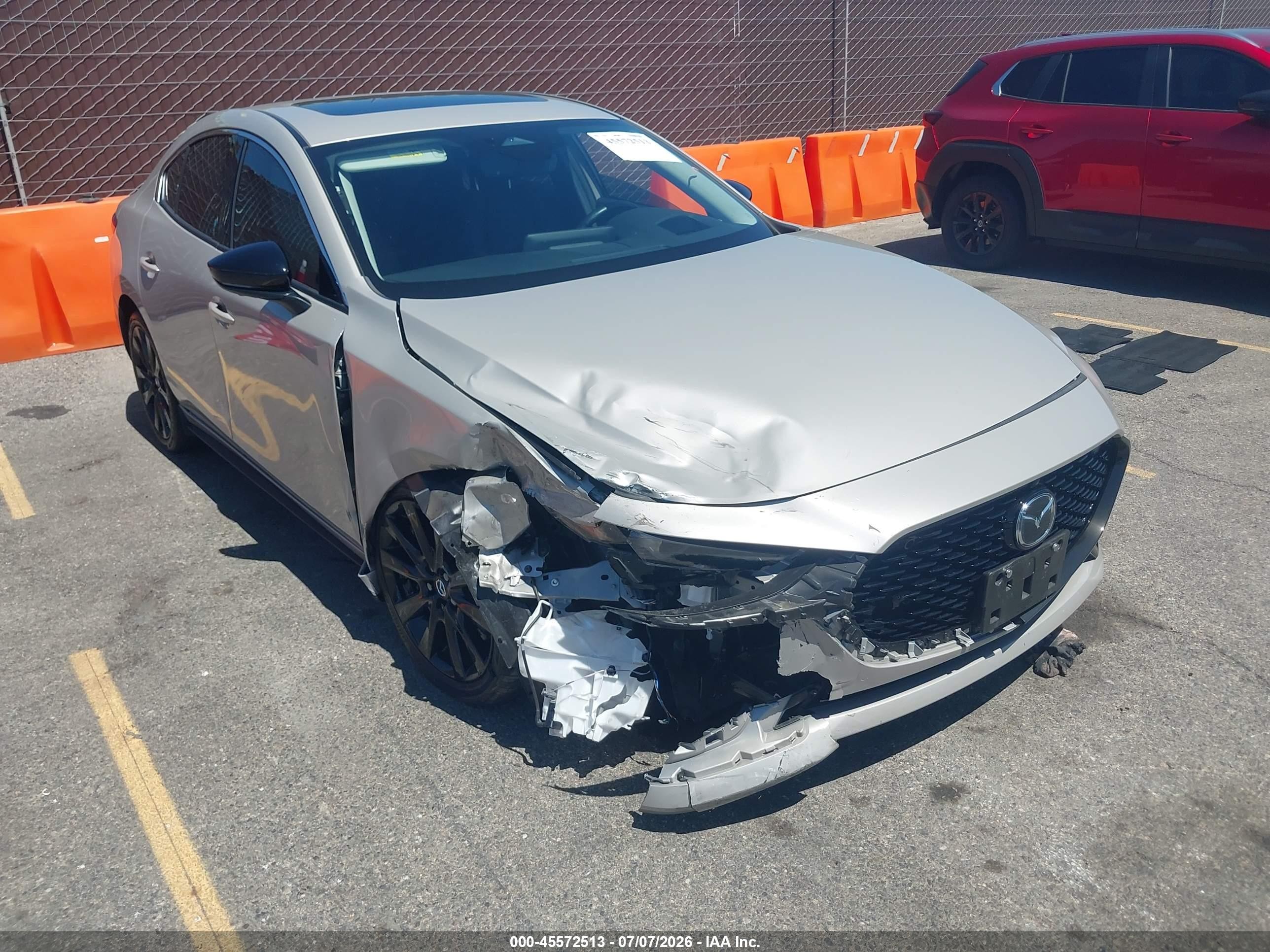 2025 Mazda 3 Premium Plus, VIN JM1BPBEY0S1767391 — Перед