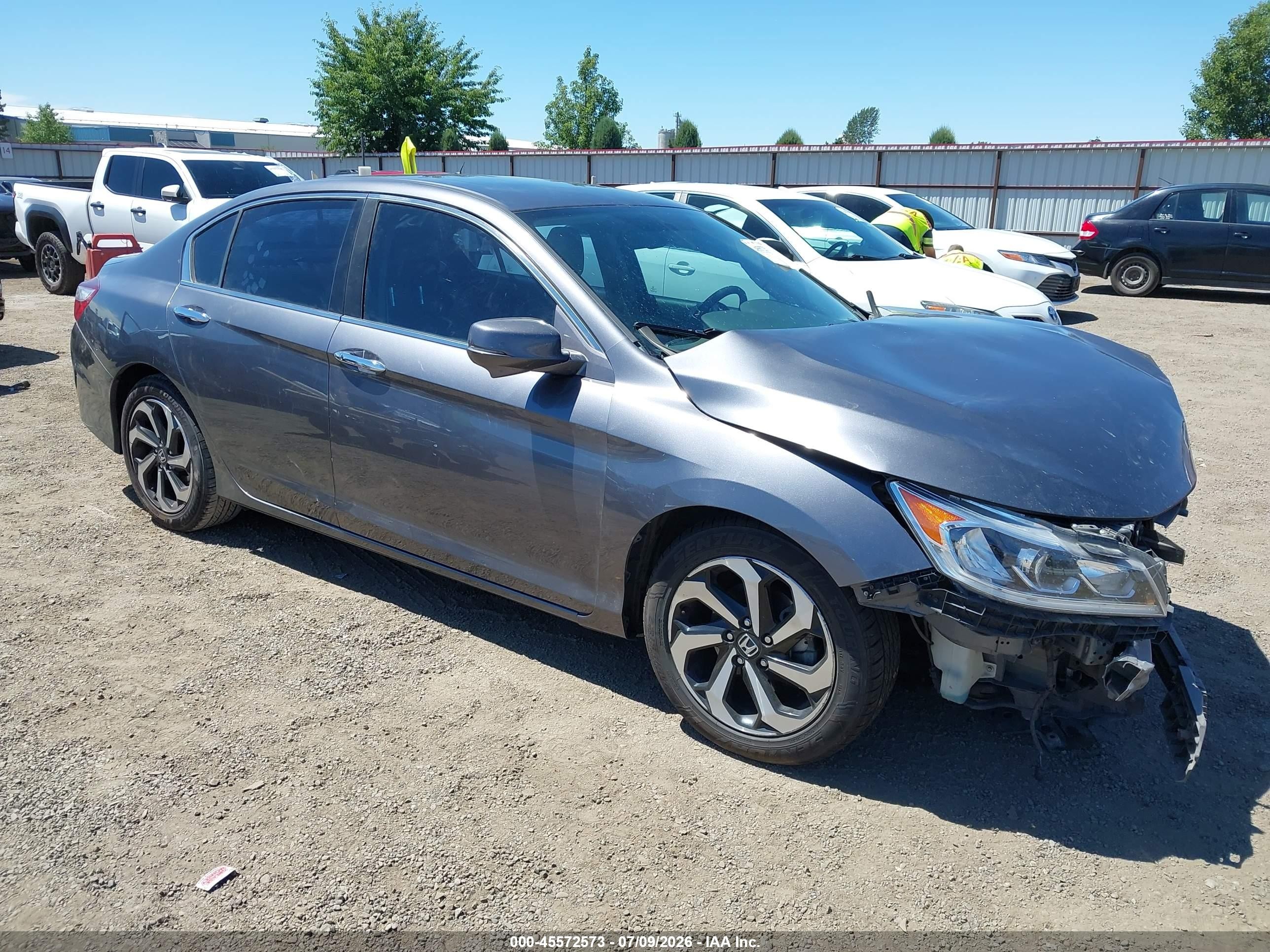 2017 Honda Accord EX-L, VIN 1HGCR3F88HA022286 — Front end