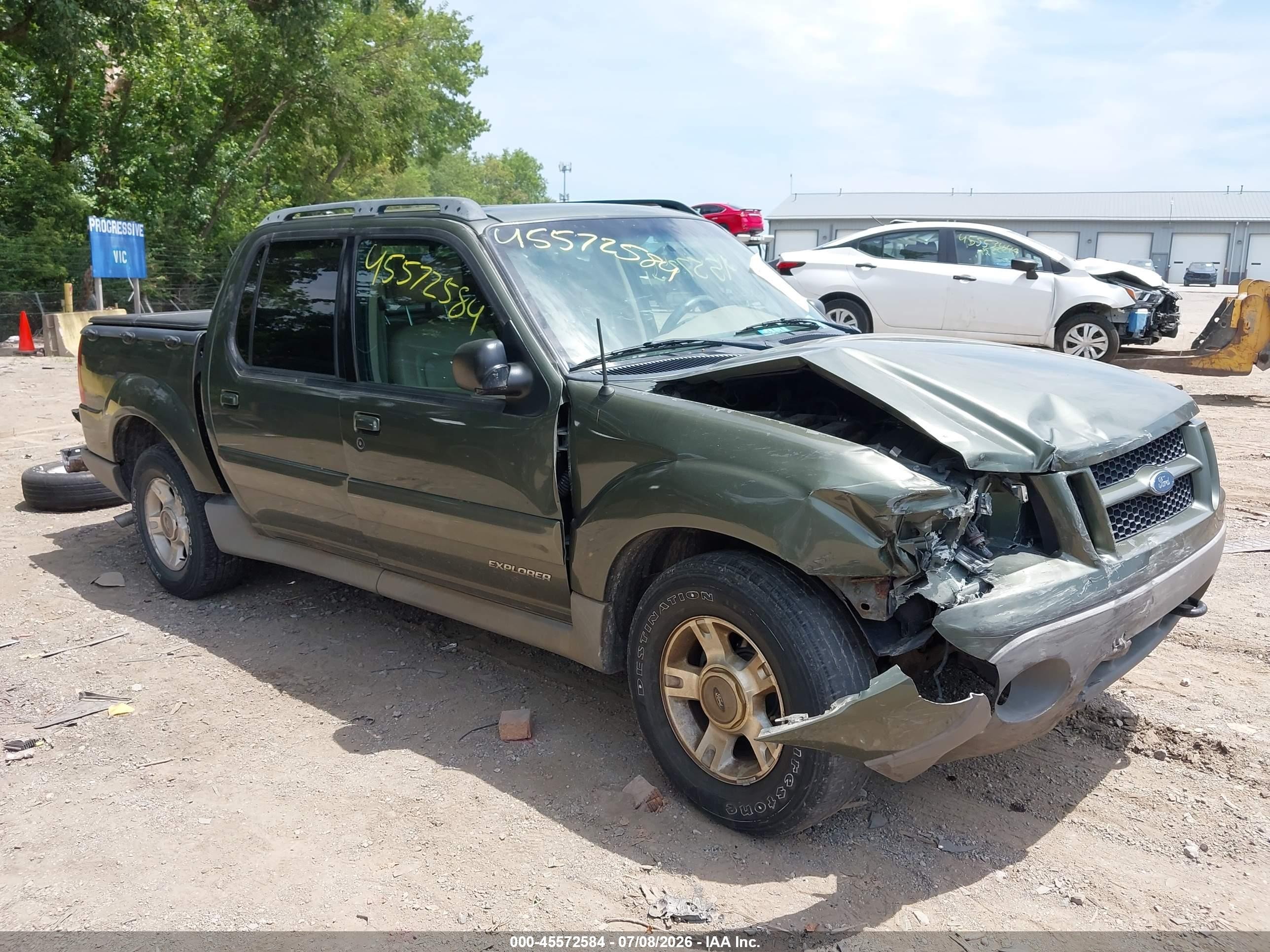 2002 Ford Explorer Sport Trac Value, VIN 1FMZU77E92UC19181 — Front end