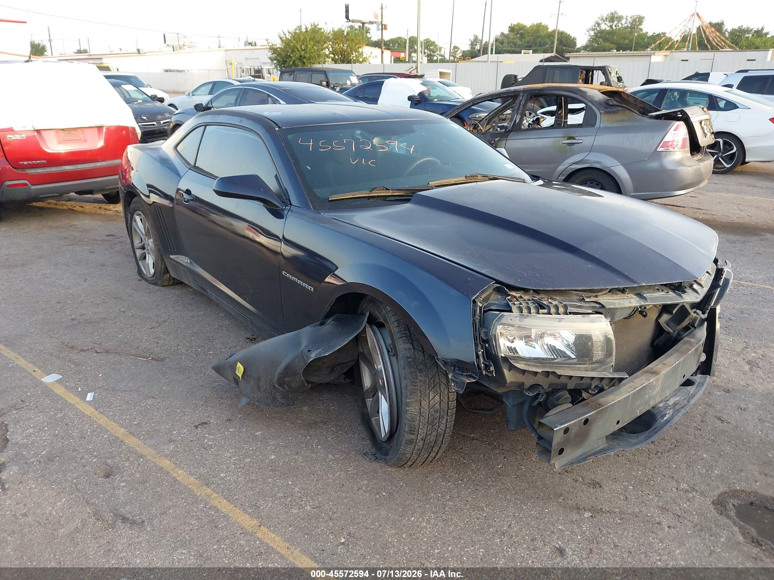 2015 Chevrolet Camaro LS, VIN 2G1FB1E31F9220414 — Front end