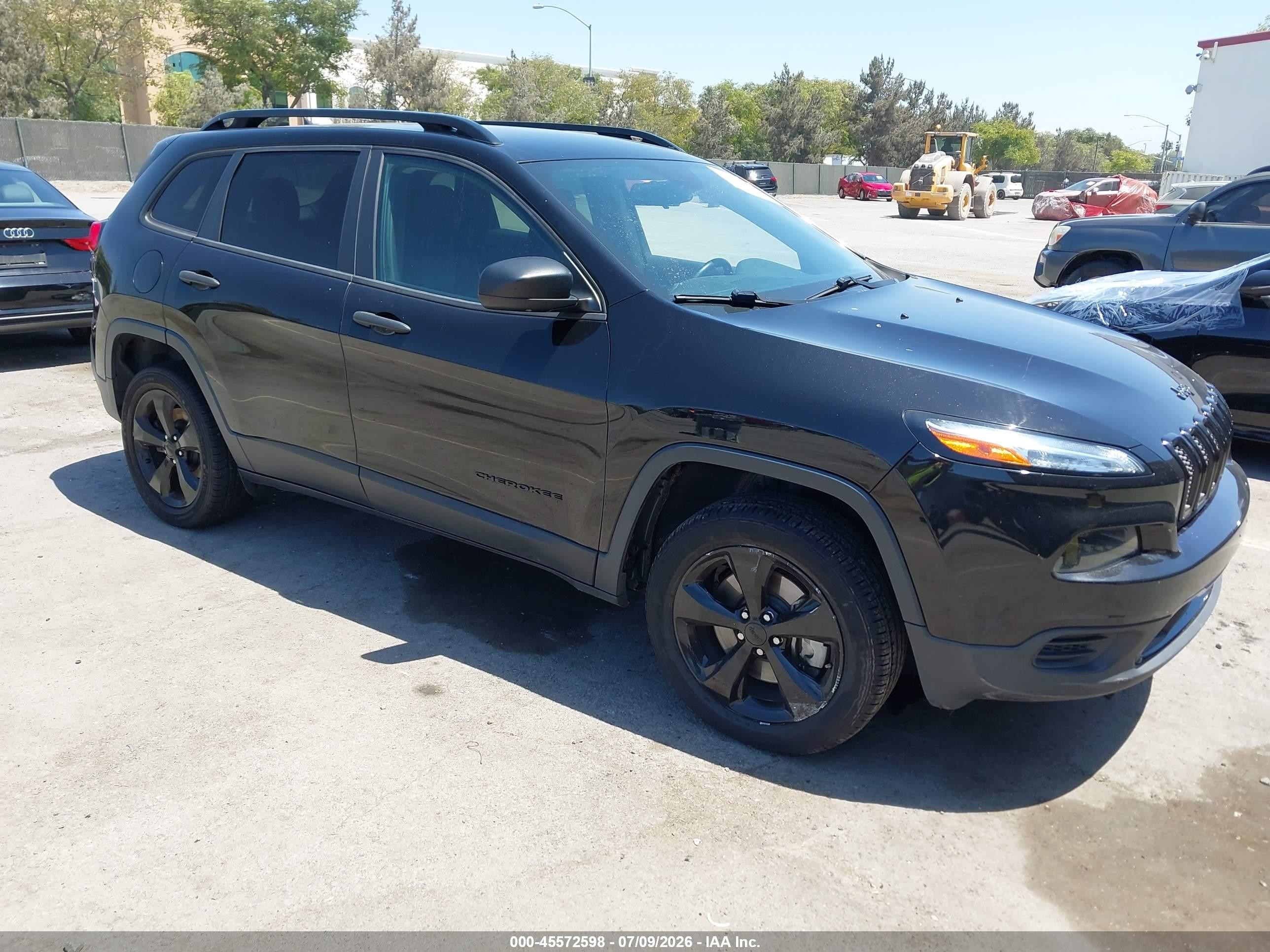 2017 Jeep Cherokee Altitude, VIN 1C4PJLASXHW592982 — Front end