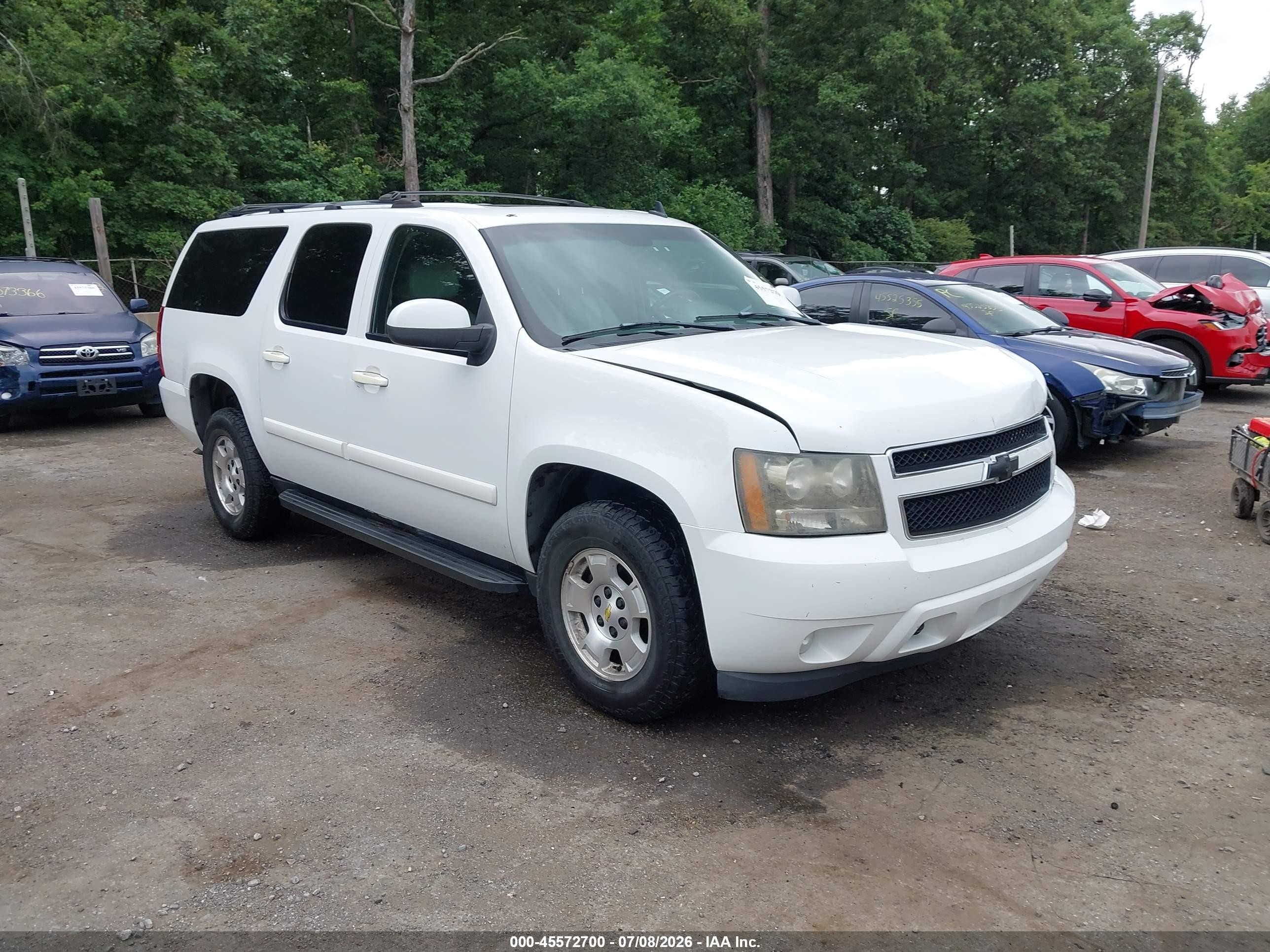 2007 Chevrolet Suburban LTZ, VIN 3GNFK16347G185940 — Front end