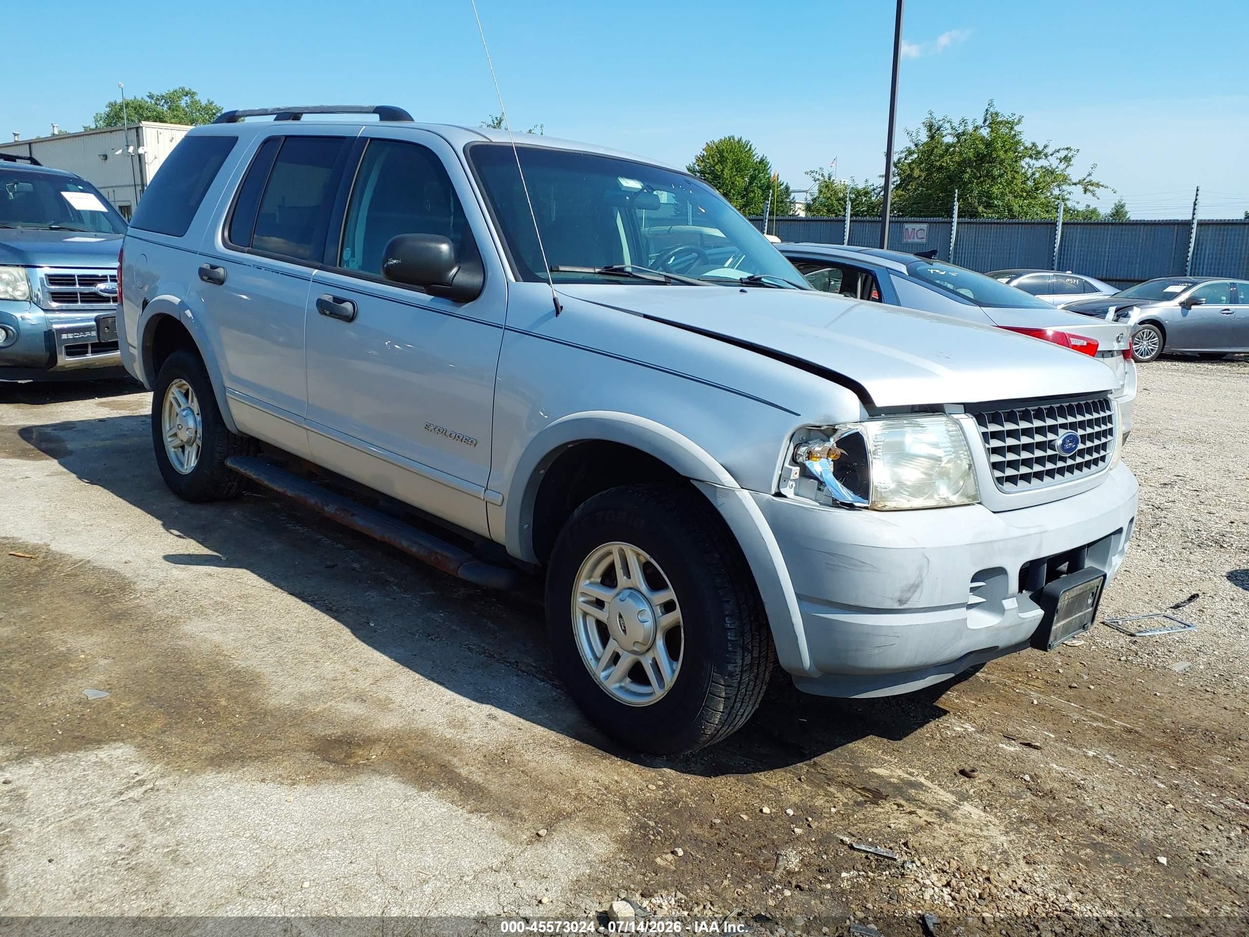2002 Ford Explorer XLS, VIN 1FMZU72E82UA68924 — Normal wear