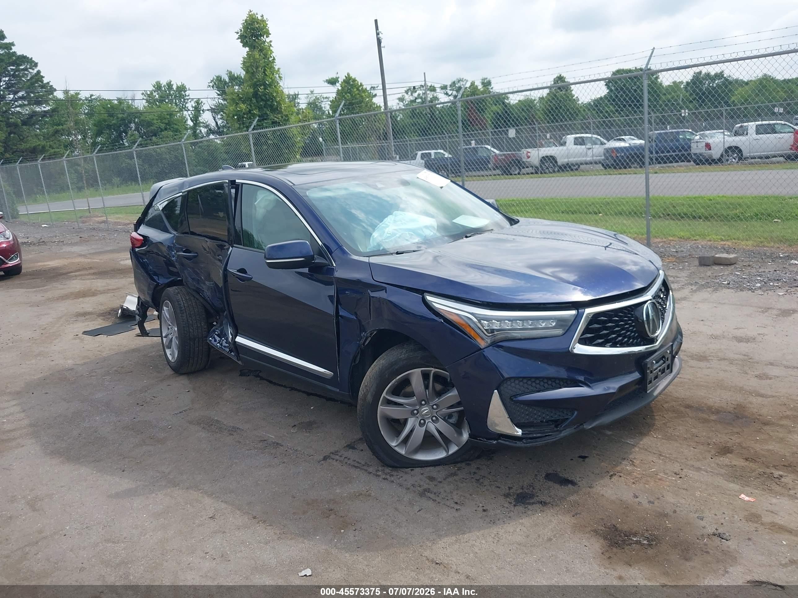 2019 Acura RDX Advance, VIN 5J8TC2H74KL015296 — Side