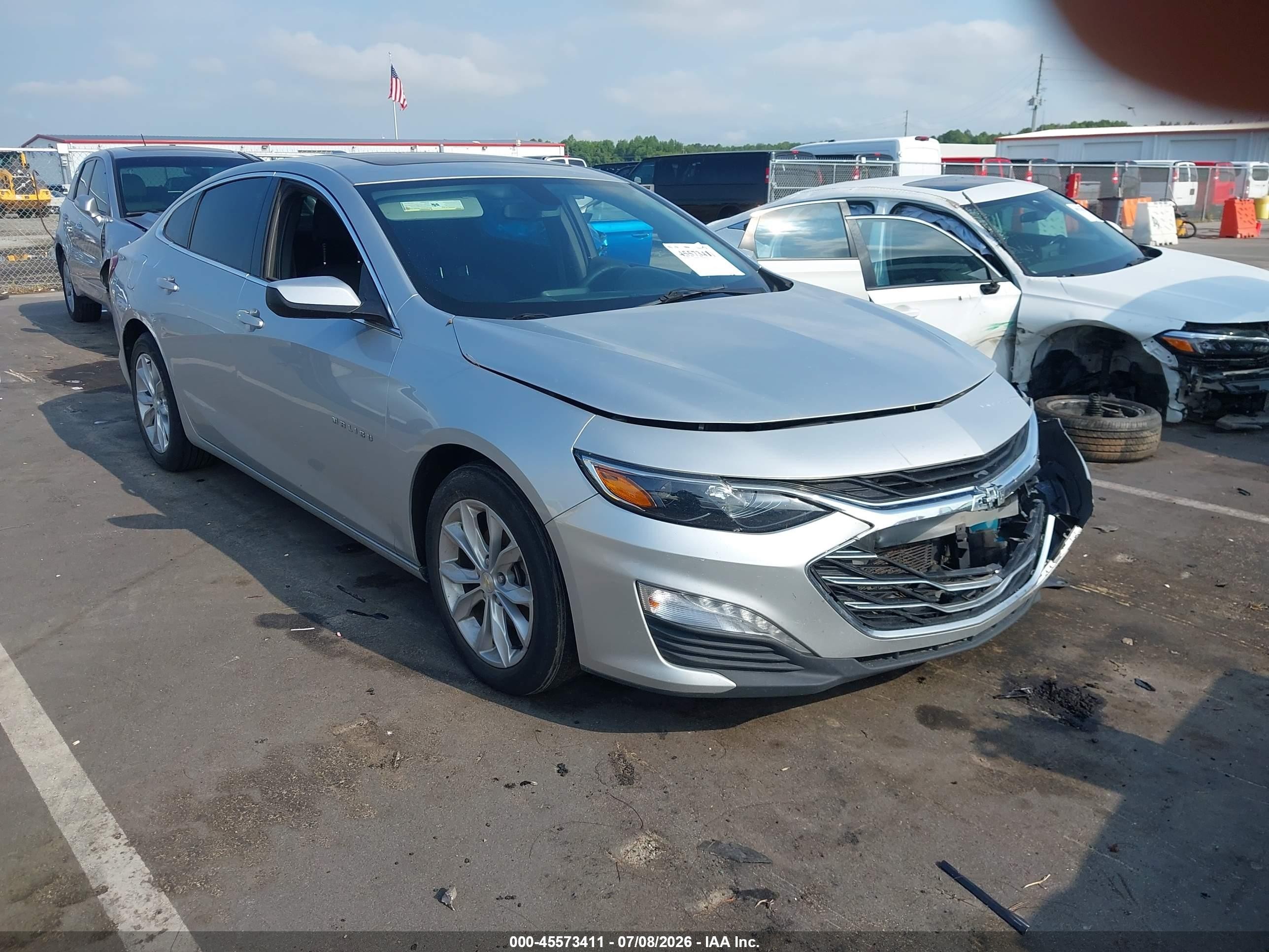 2021 Chevrolet Malibu LT, VIN 1G1ZD5ST5MF067754 — Перед