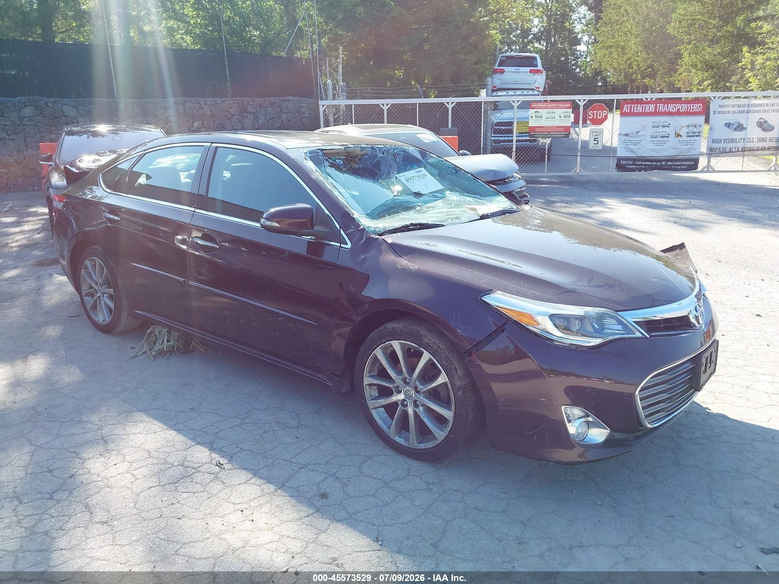 2014 Toyota Avalon XLE Touring, VIN 4T1BK1EB7EU092383 — Front end