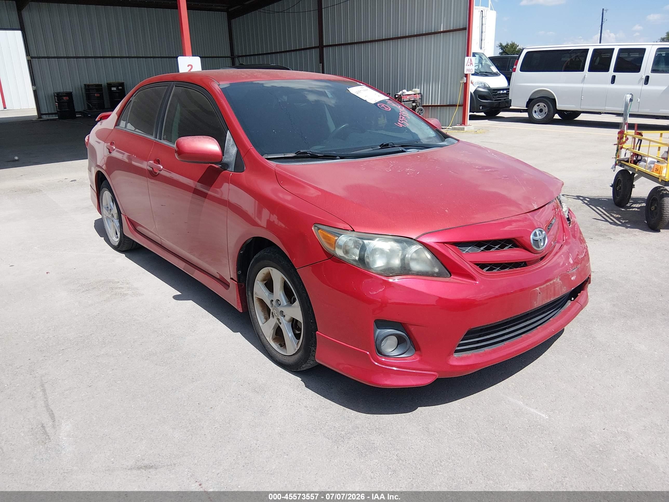 2013 Toyota Corolla LE, VIN 5YFBU4EE3DP221189 — Front end