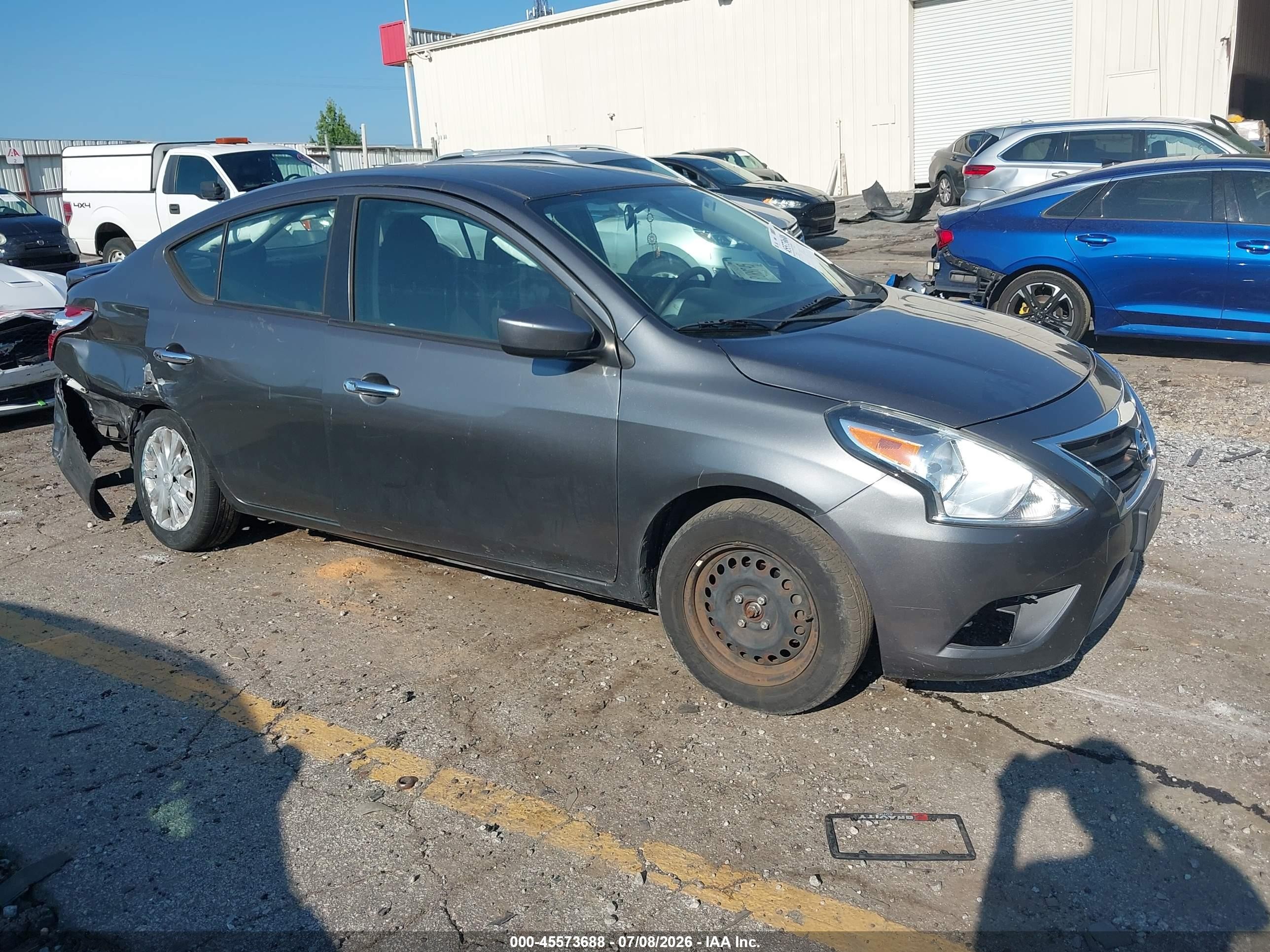 2017 Nissan Versa SV, VIN 3N1CN7AP4HL876820 — Зад