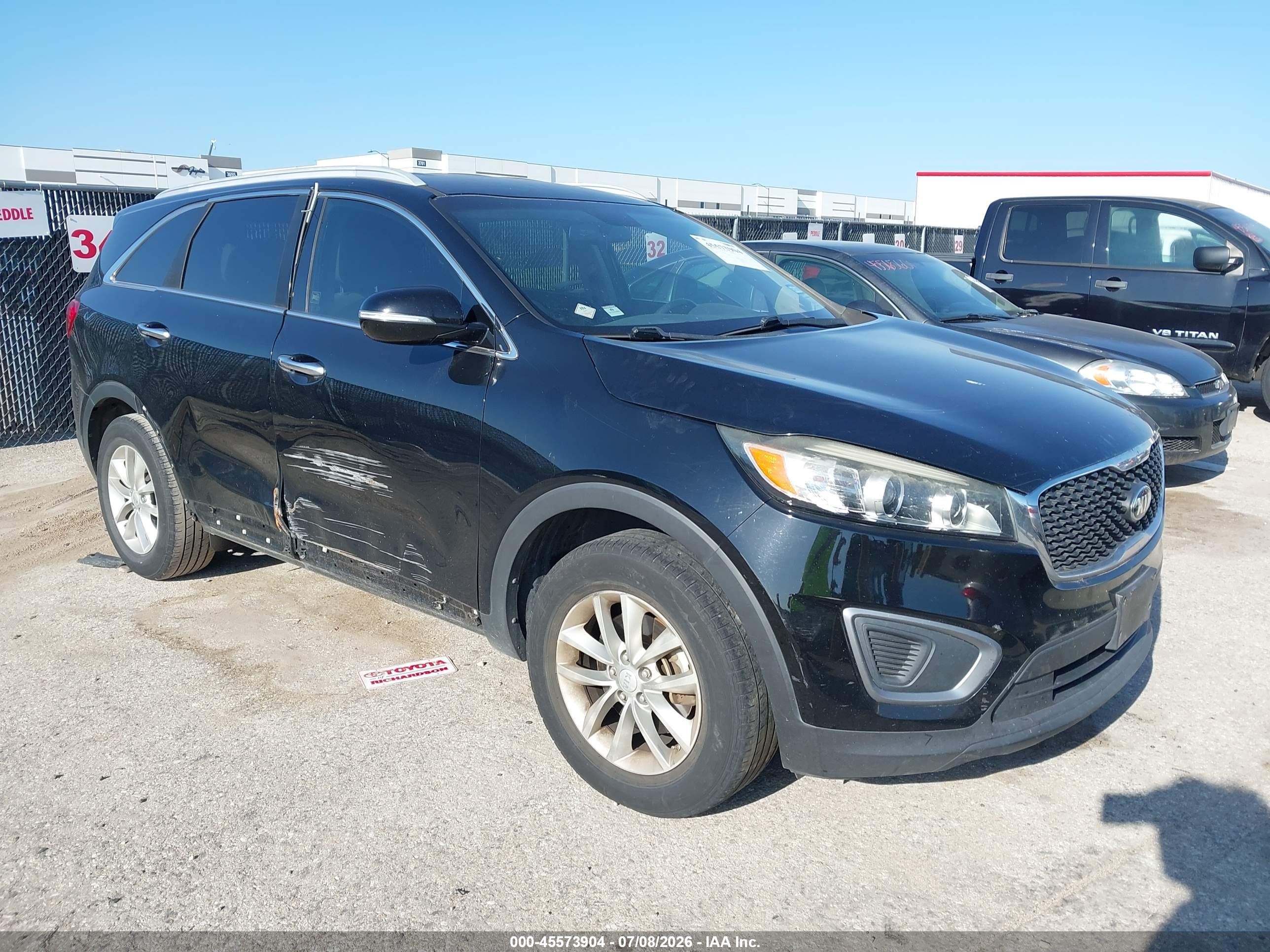 2016 Kia Sorento LX, VIN 5XYPG4A32GG100812 — Normal wear