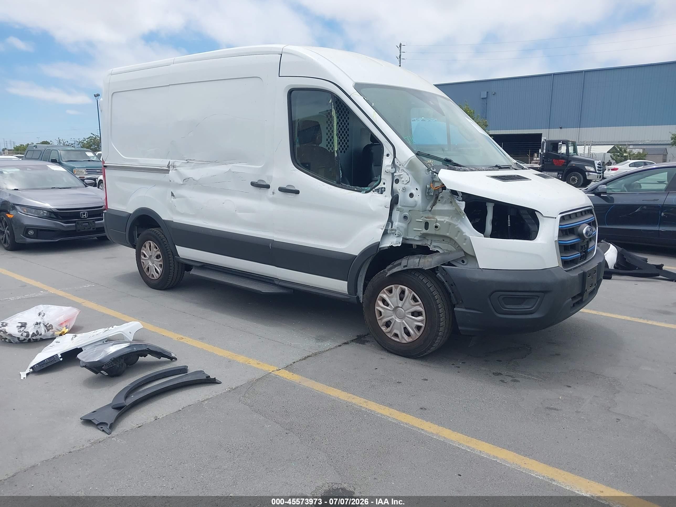 2023 Ford E-Transit Cargo, VIN 1FTBW9CK9PKA78672 — Front end