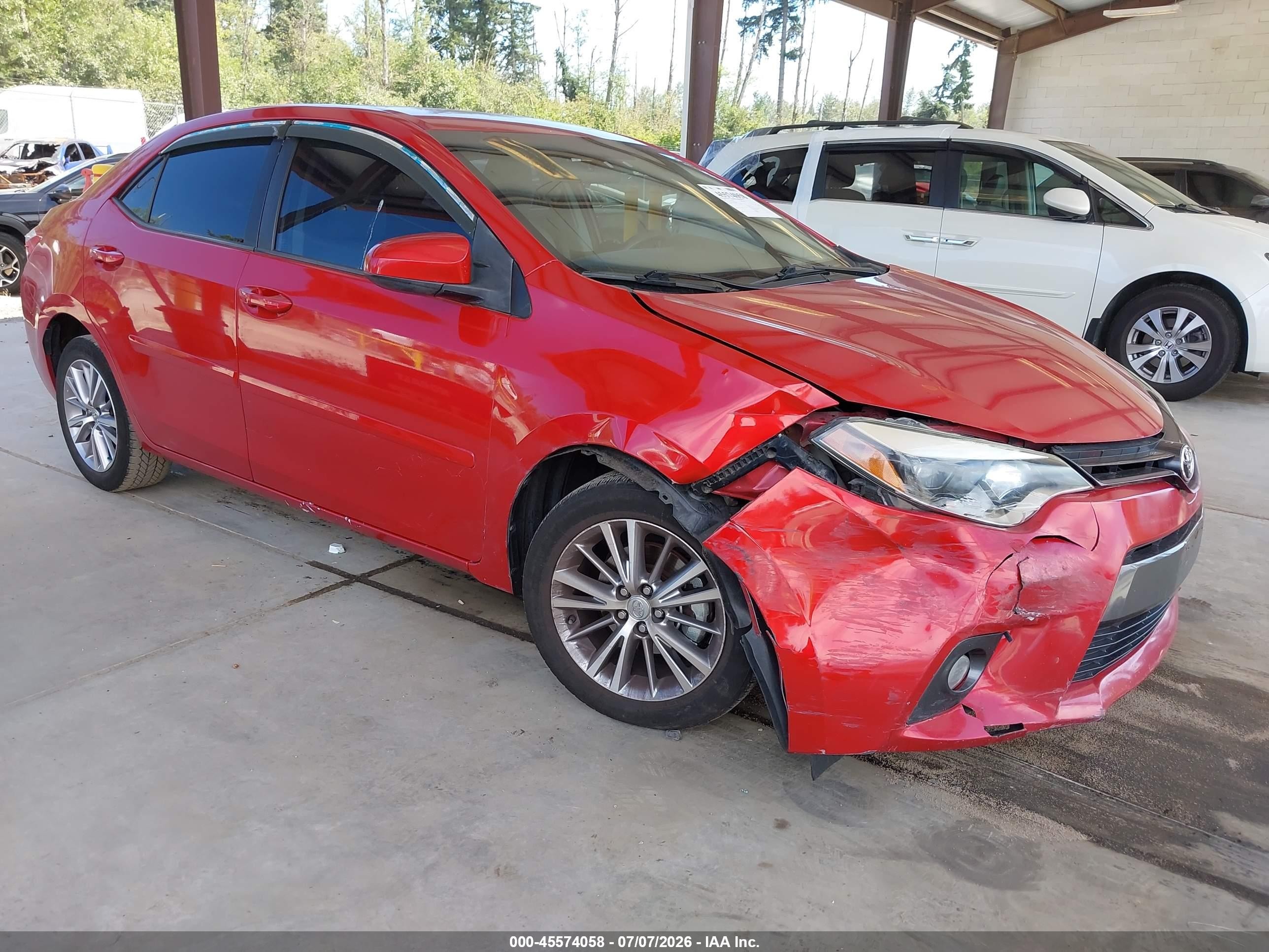 2015 Toyota Corolla LE, VIN 5YFBURHE9FP218163 — Front end