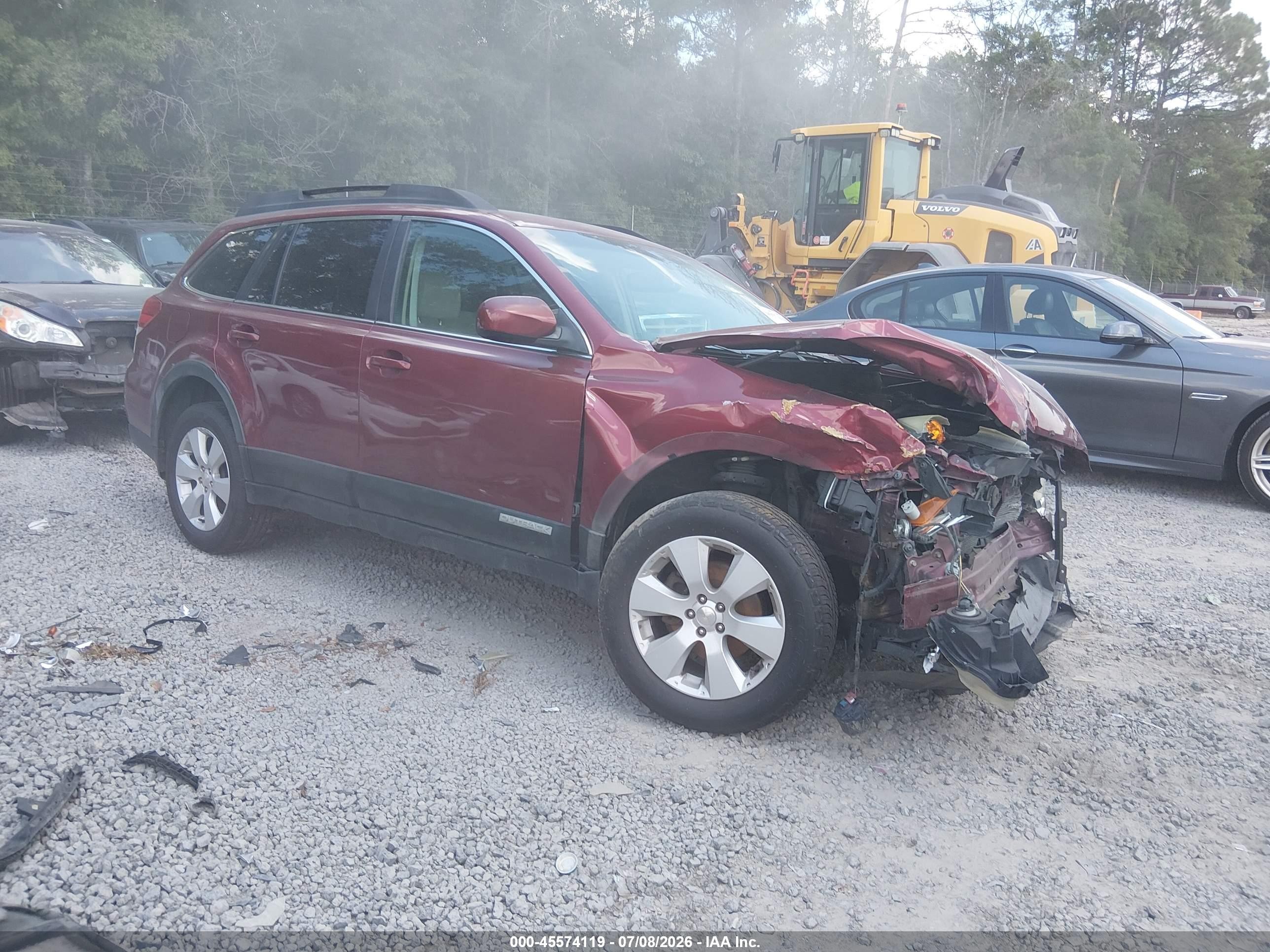 2011 Subaru Outback Limited Power Moon, VIN 4S4BRBKC4B3318878 — Перед