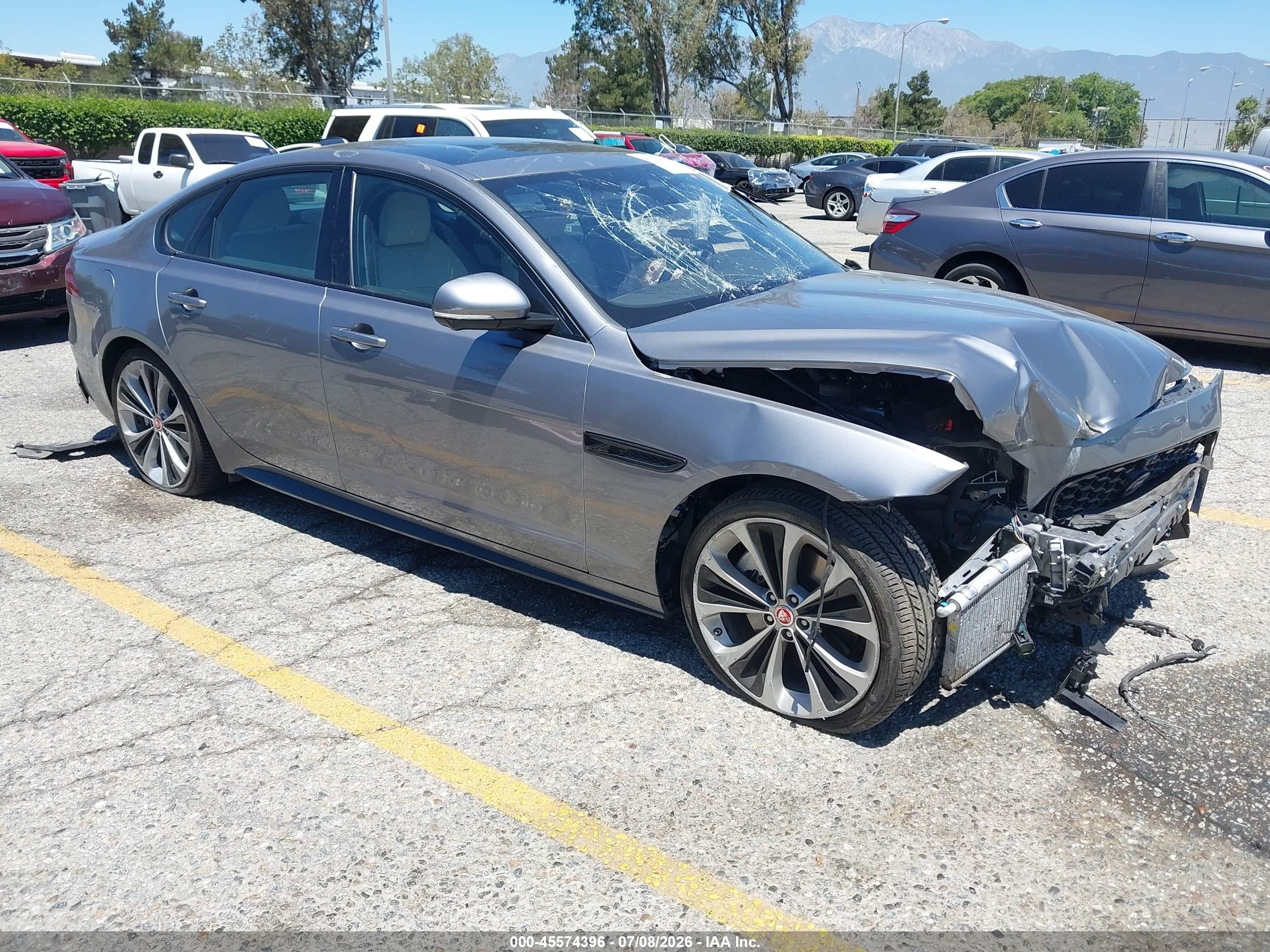2021 Jaguar XF R-Dynamic SE, VIN SAJBL4GX3MCY90171 — Front end