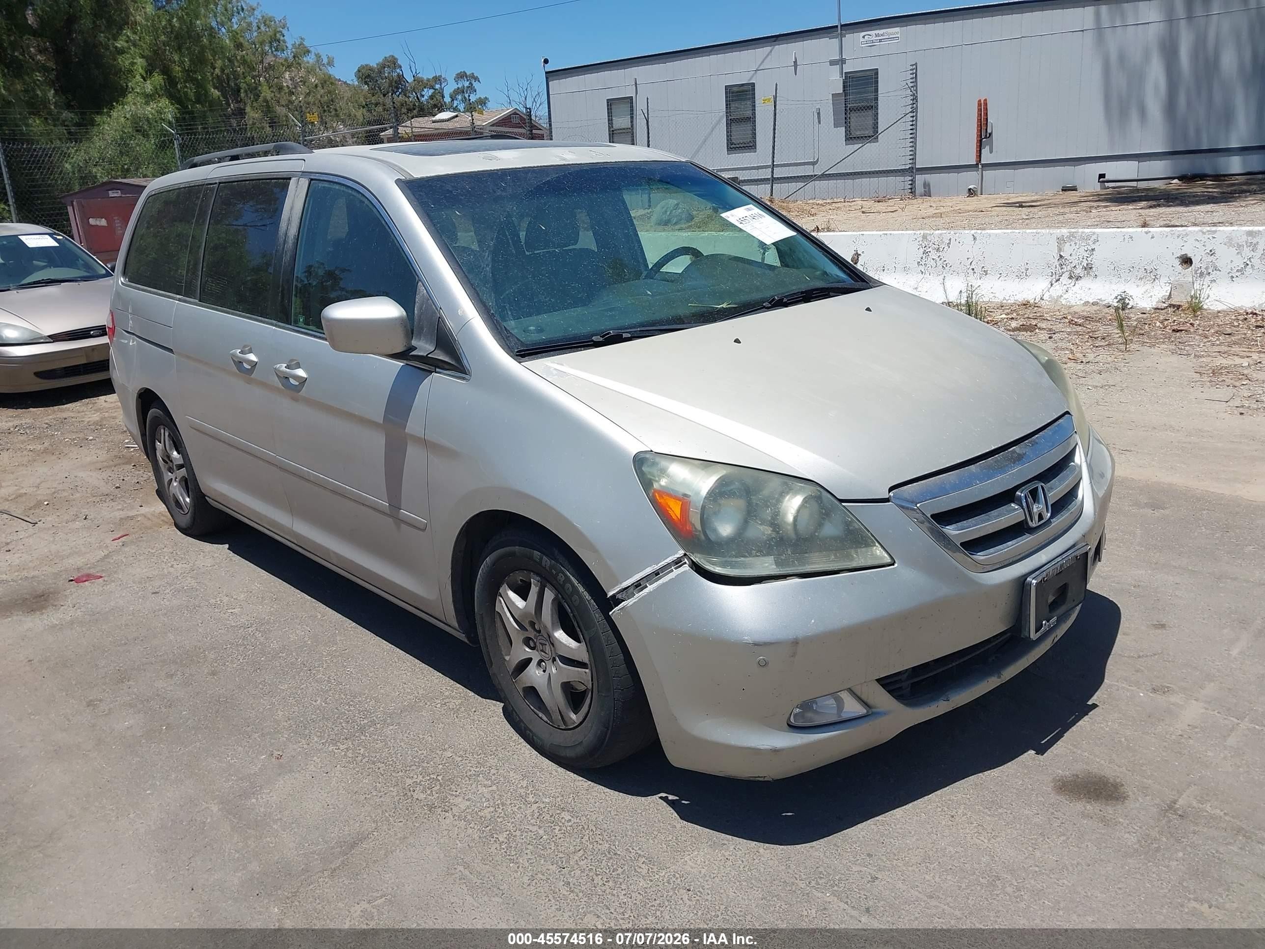2007 Honda Odyssey Touring, VIN 5FNRL38847B036909 — Normal wear