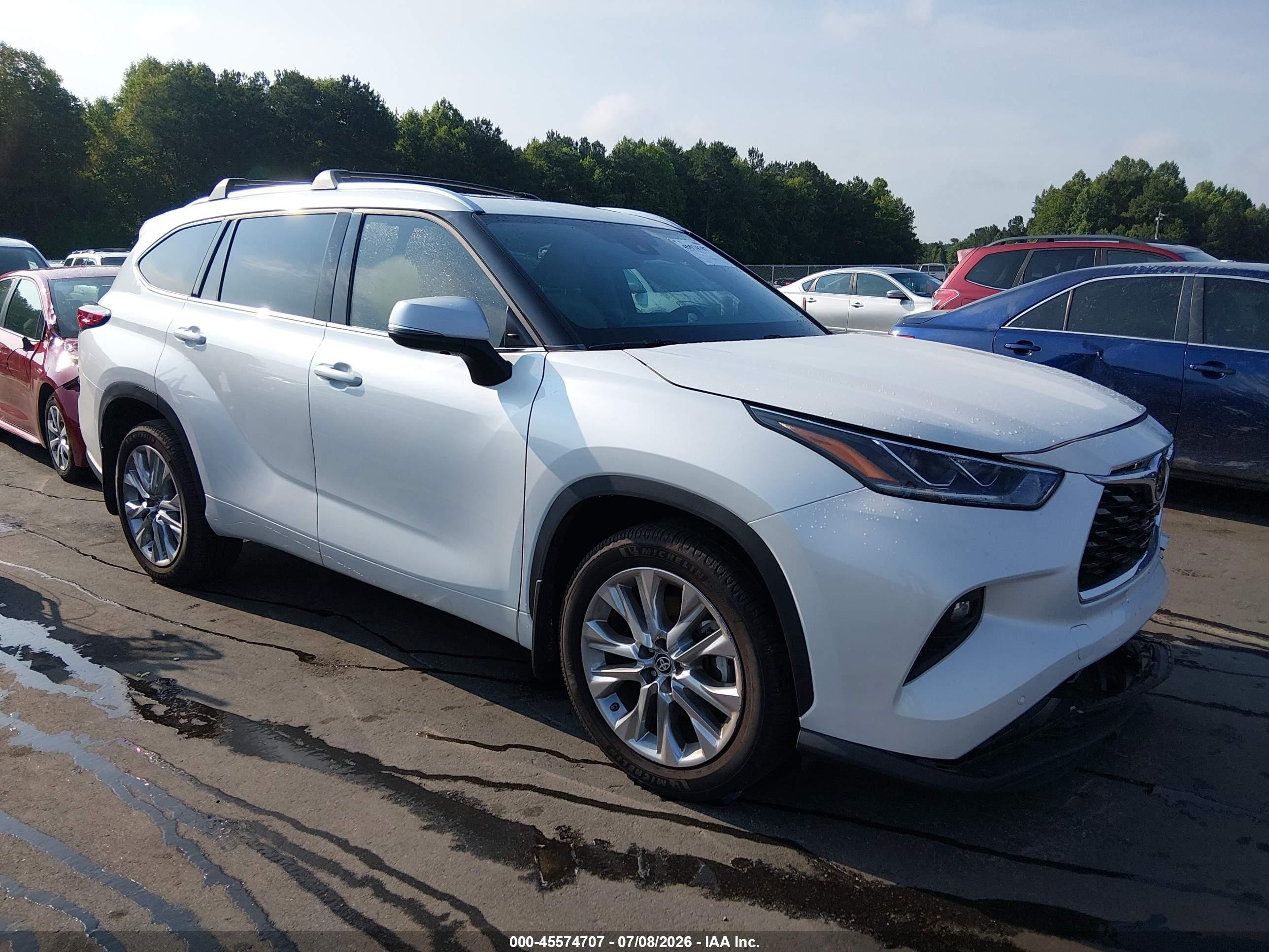 2023 Toyota Highlander Limited, VIN 5TDKDRBH4PS009974 — Бок