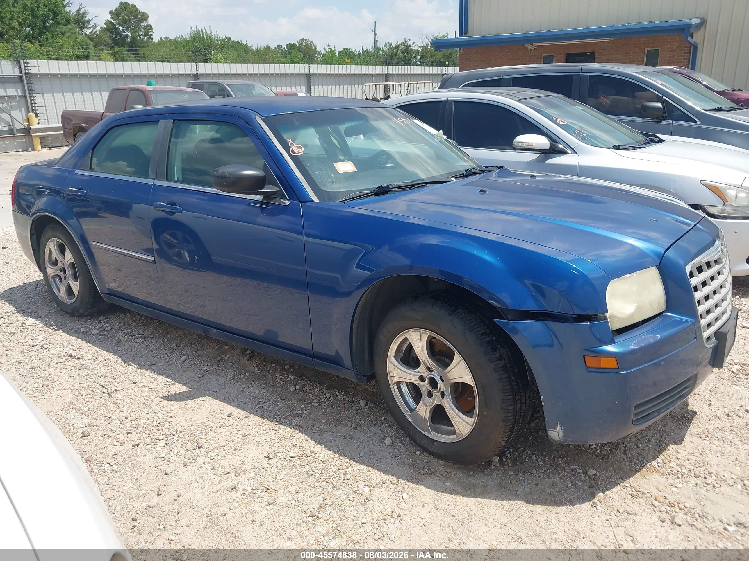 2009 Chrysler 300 LX, VIN 2C3KA43D09H612711 — Normal wear