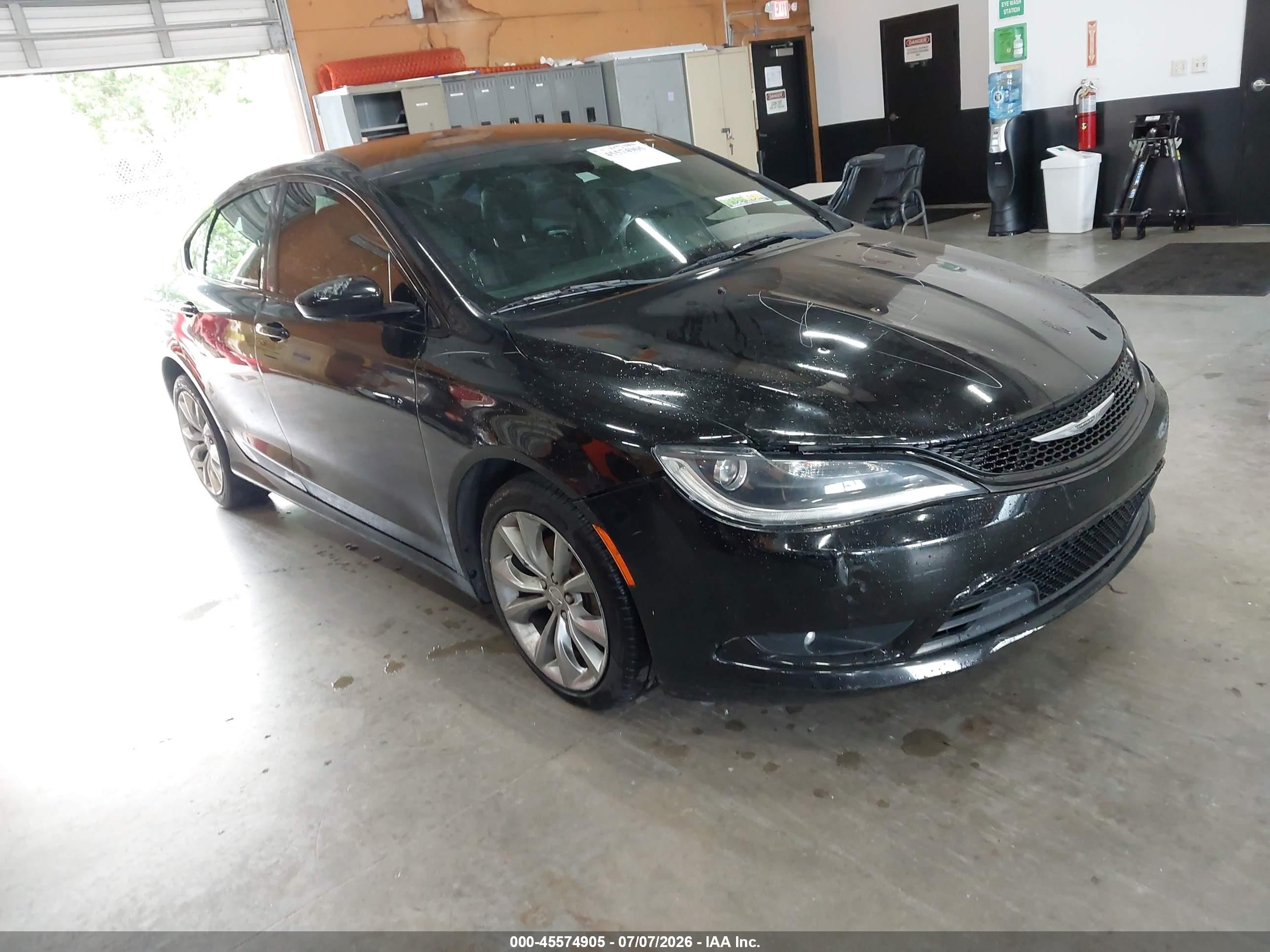 2015 Chrysler 200 S, VIN 1C3CCCBB2FN675823 — Normal wear