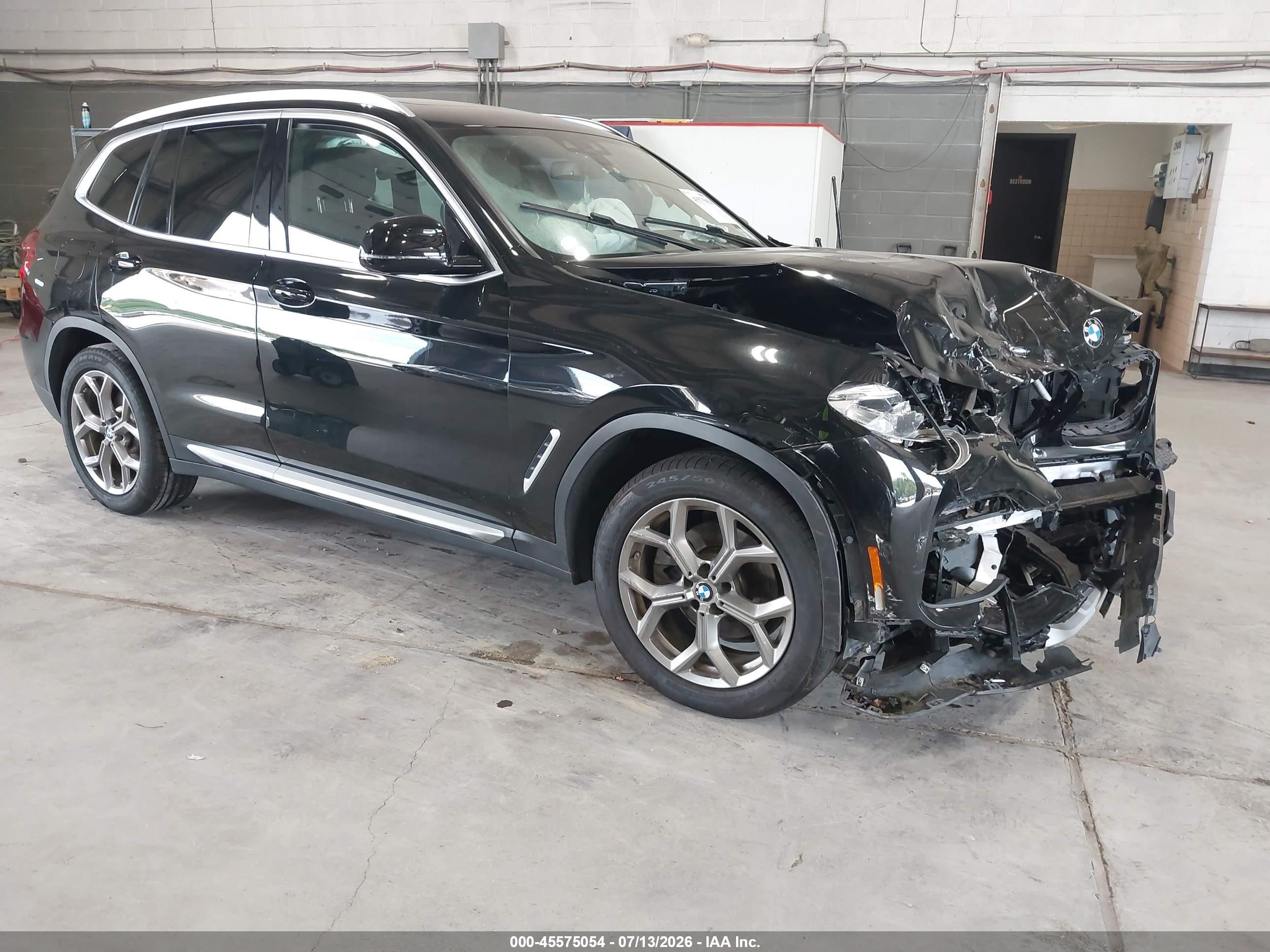 2020 BMW X3 xDrive30i, VIN 5UXTY5C04L9C53550 — Front end