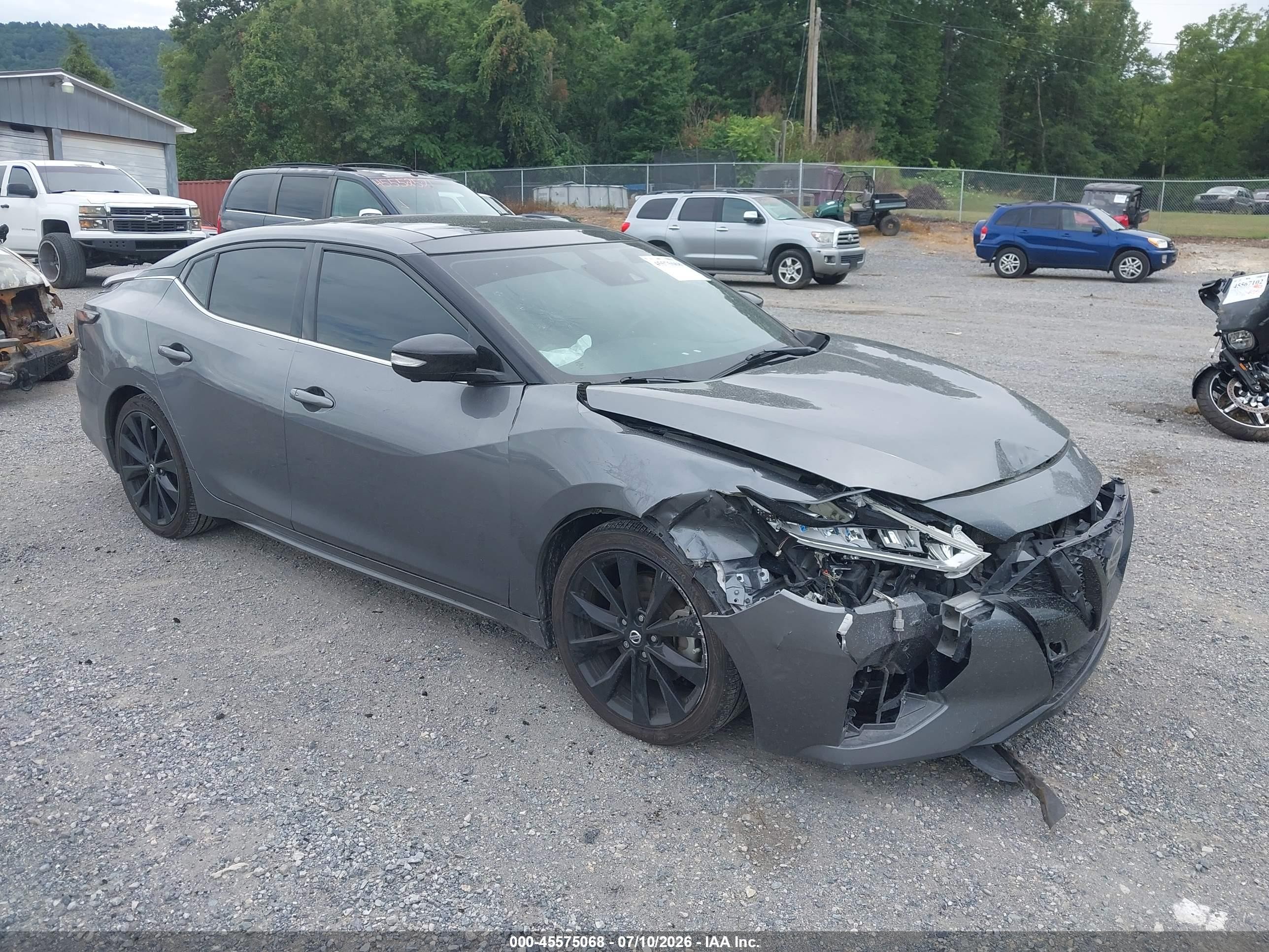 2021 Nissan Maxima SR, VIN 1N4AA6EV4MC516591 — Перед