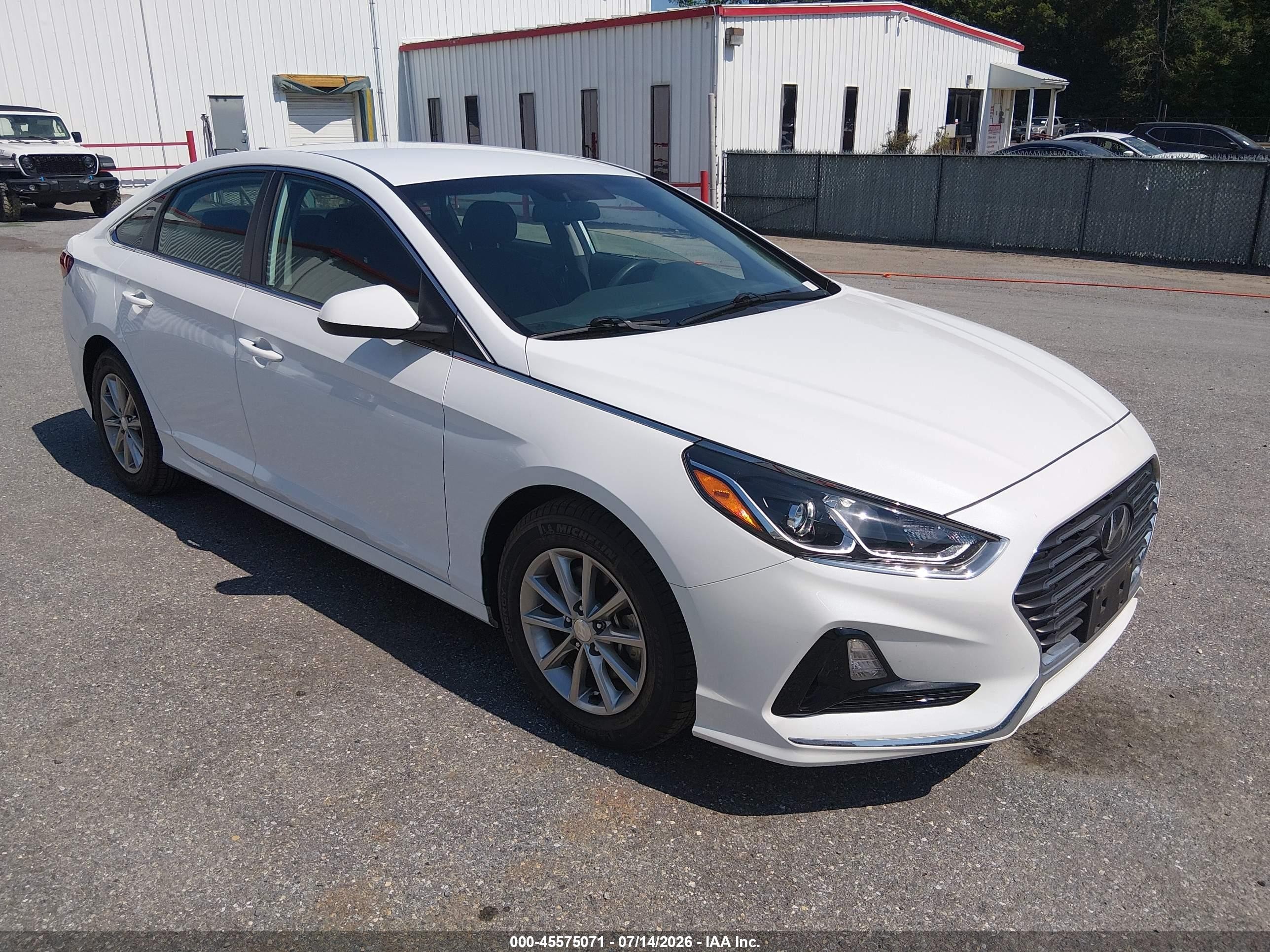 2018 Hyundai Sonata Eco, VIN 5NPE24AA8JH680071 — Normal wear