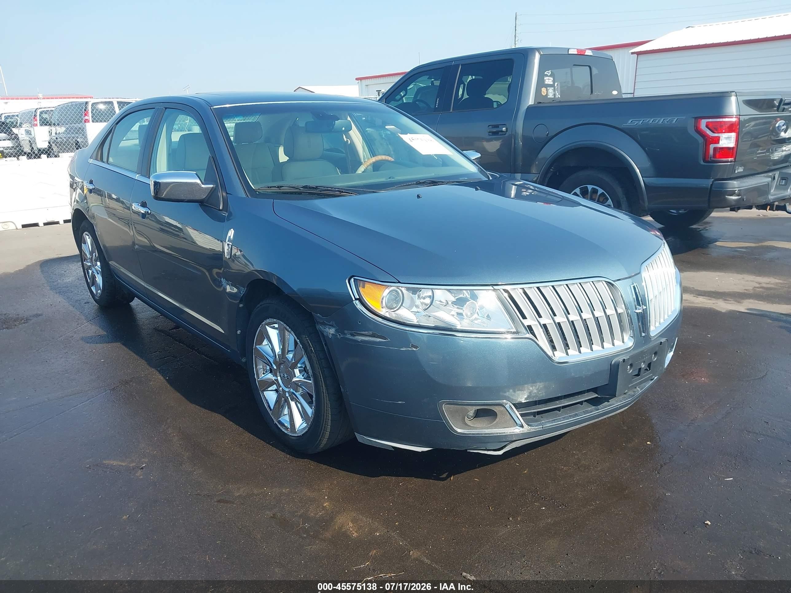 2012 Lincoln MKZ, VIN 3LNHL2GCXCR801623 — Side