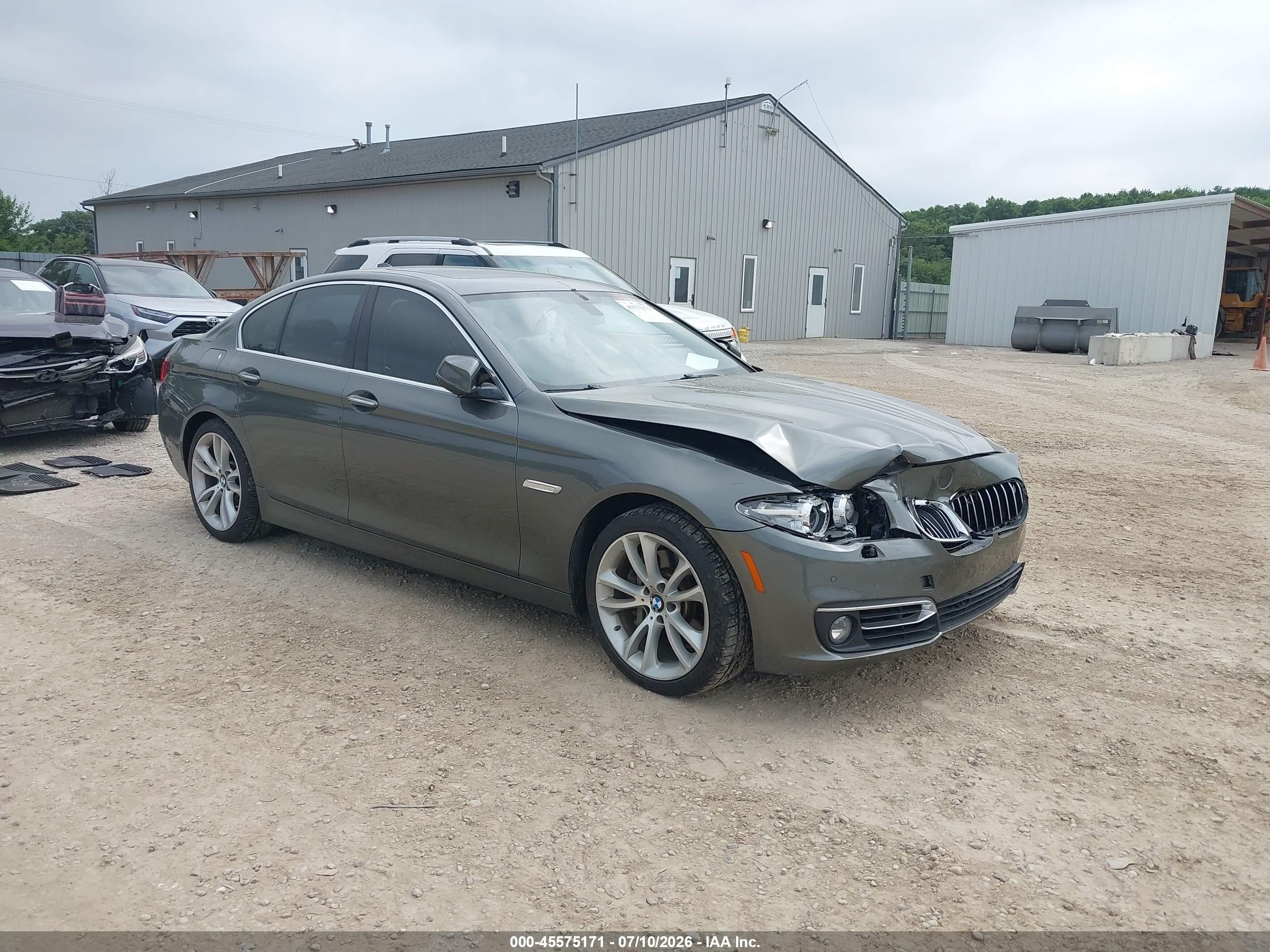 2014 BMW 5 Series 535i xDrive, VIN WBA5B3C5XED532636 — Front end