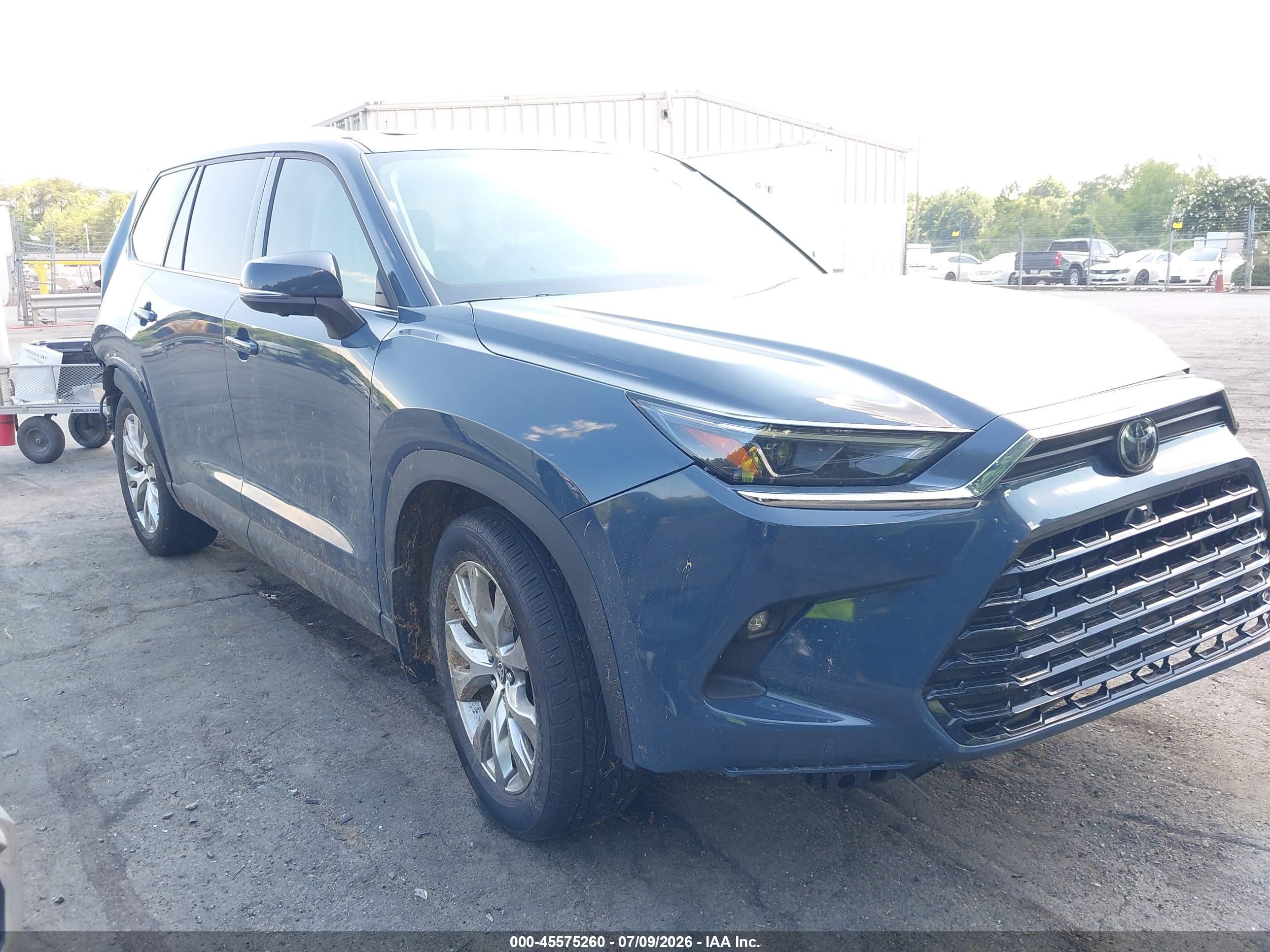 2025 Toyota Grand Highlander Hybrid Limited, VIN 5TDACAB53SS042091 — Зад